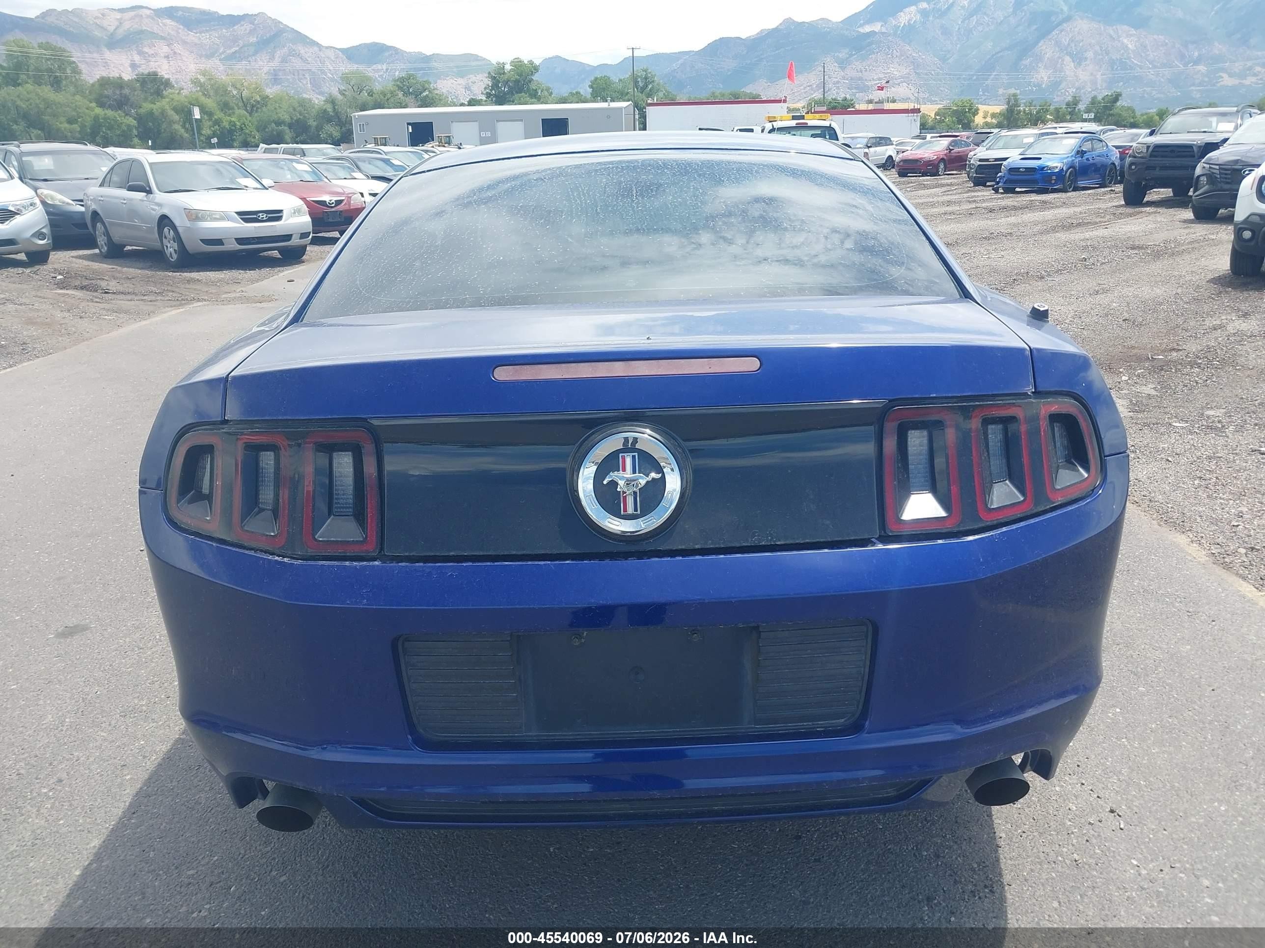 2014 Ford Mustang V6 vin: 1ZVBP8AM8E5313731
