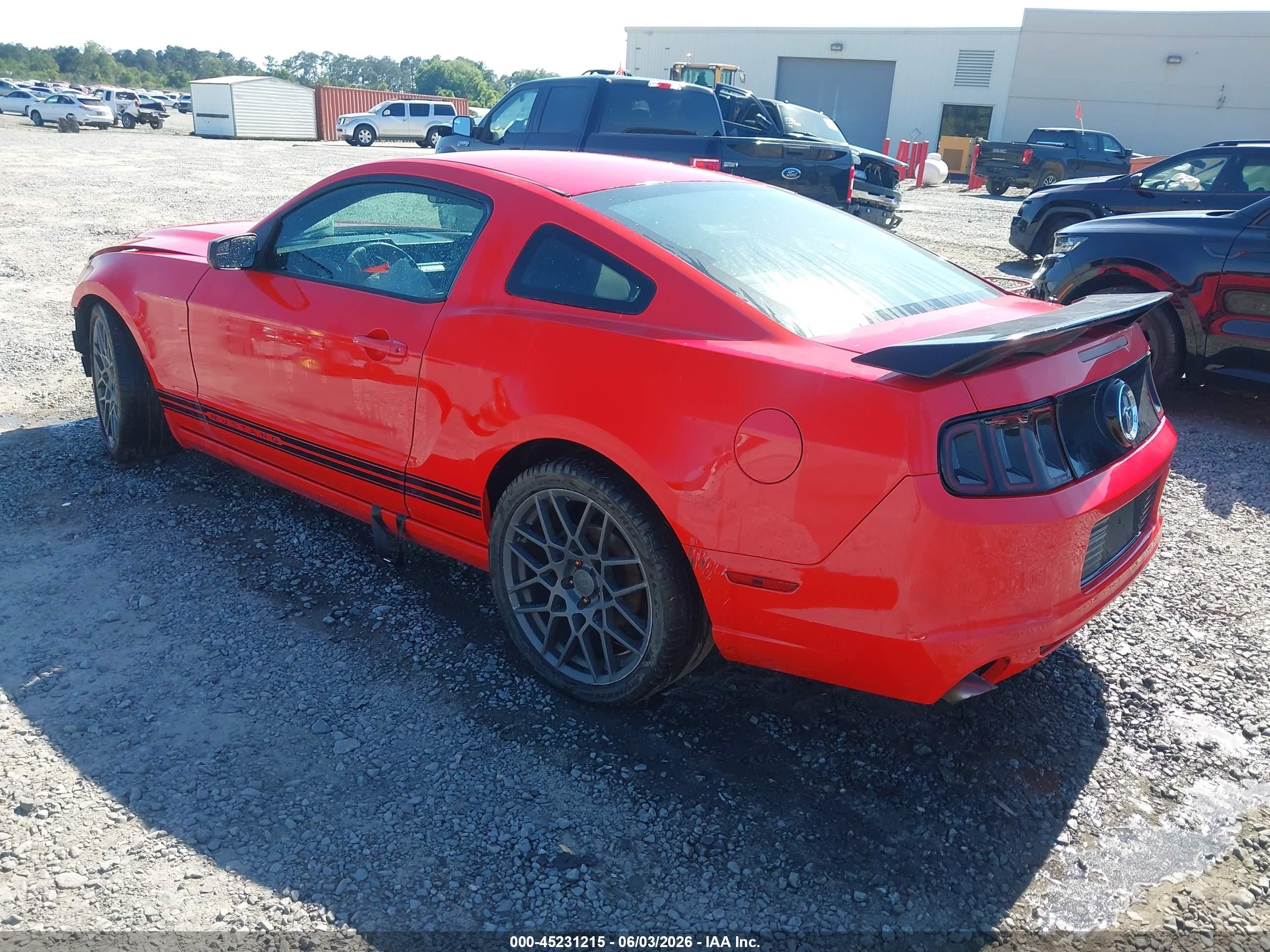 2014 Ford Mustang V6 Красный vin: 1ZVBP8AM8E5324454