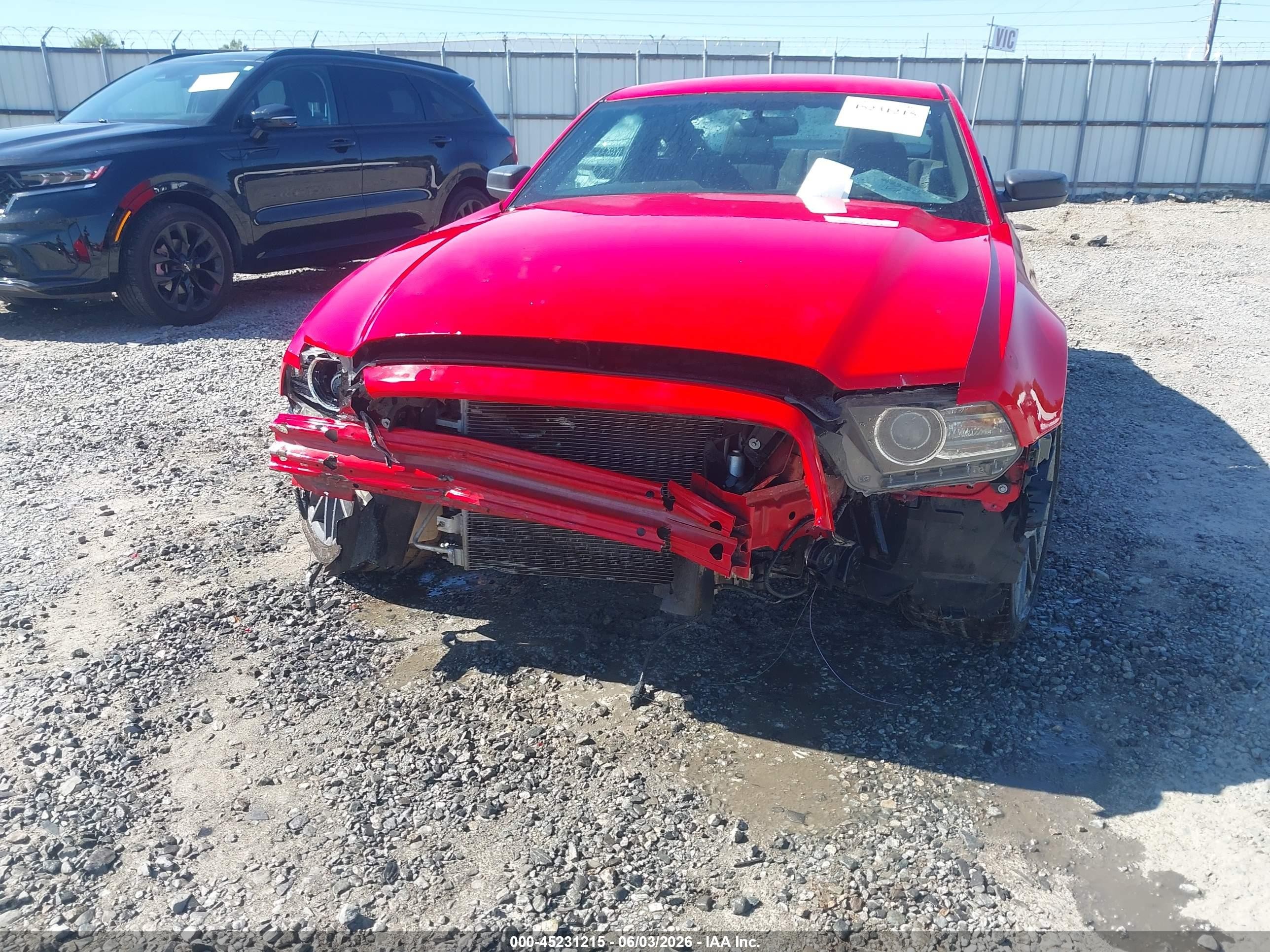 2014 Ford Mustang V6 Красный vin: 1ZVBP8AM8E5324454