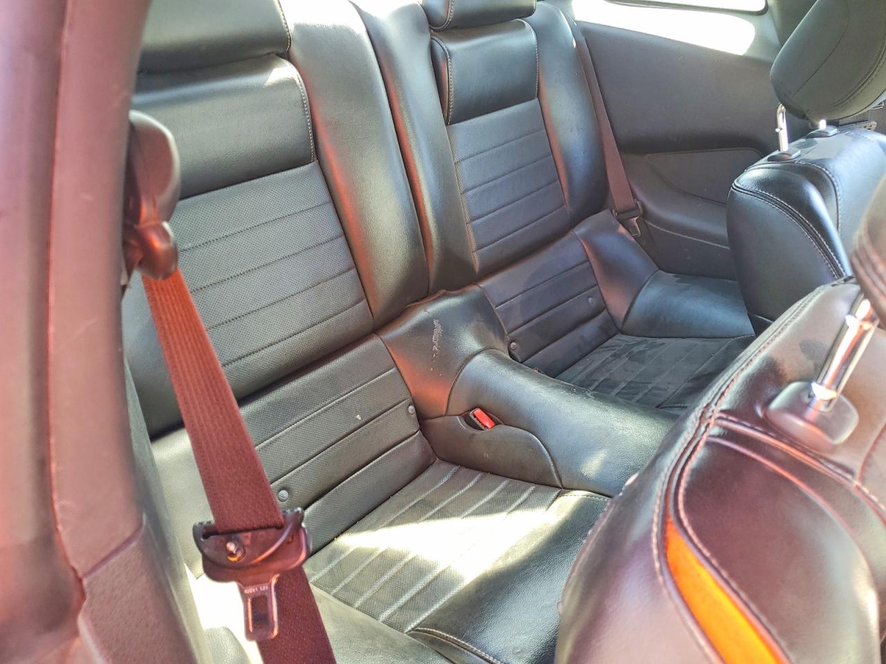 2014 Ford Mustang White vin: 1ZVBP8AM8E5328195