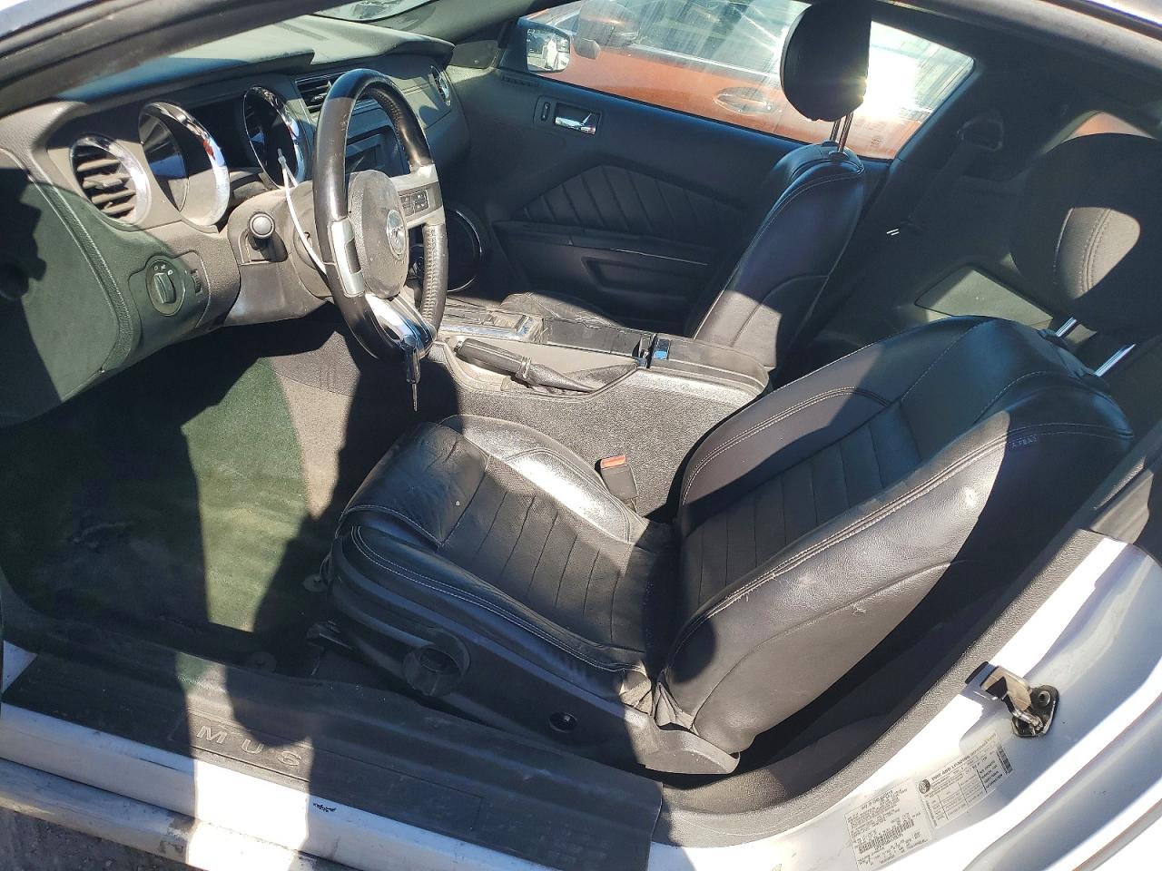 2014 Ford Mustang White vin: 1ZVBP8AM8E5328195