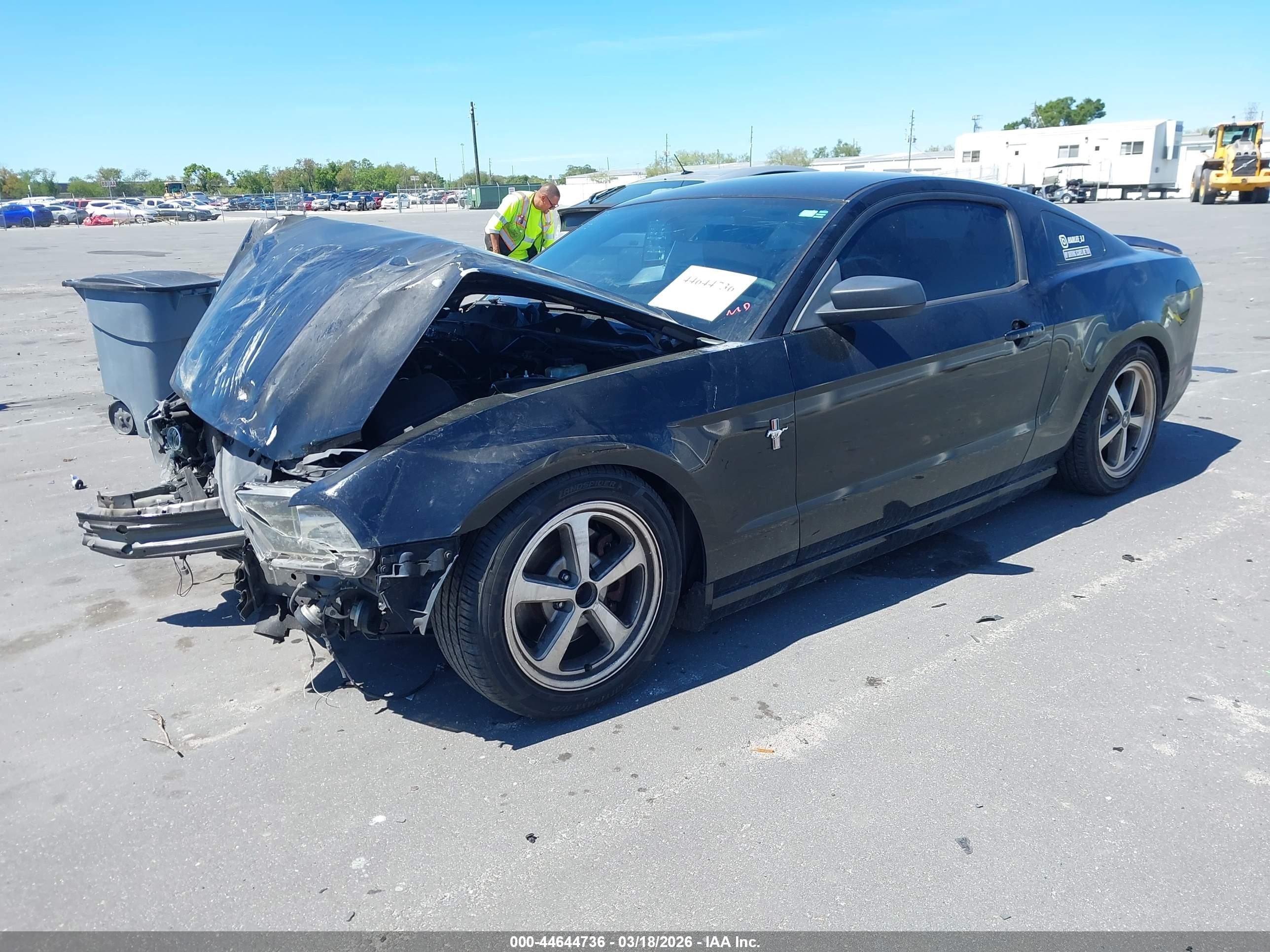 2014 Ford Mustang V6 Black vin: 1ZVBP8AM8E5334076