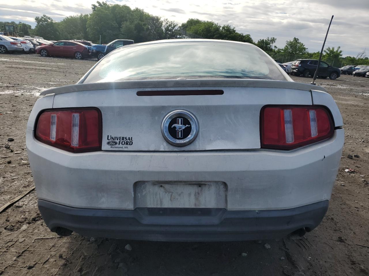 2011 Ford Mustang White vin: 1ZVBP8AM9B5130219