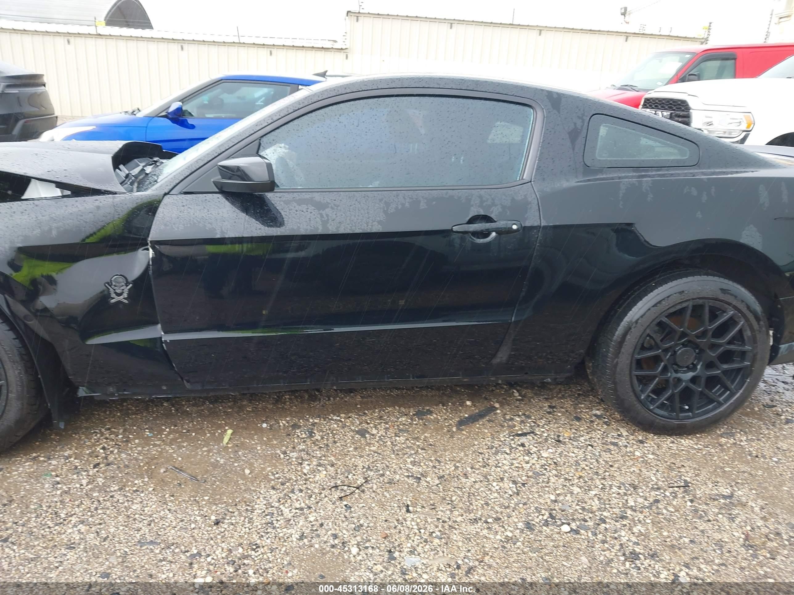 2011 Ford Mustang V6 Black vin: 1ZVBP8AM9B5151832