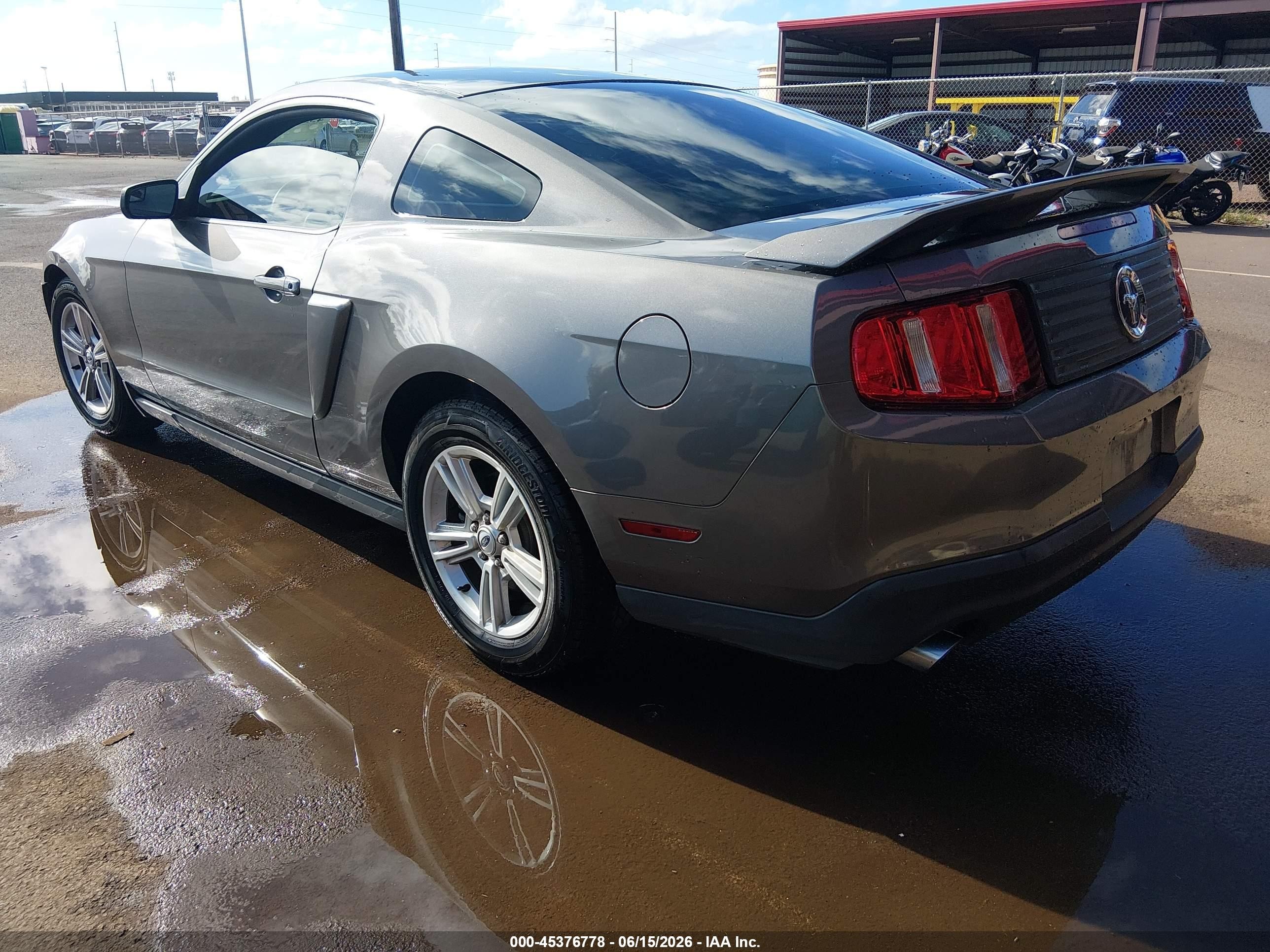 2011 Ford Mustang V6 Gray vin: 1ZVBP8AM9B5152351