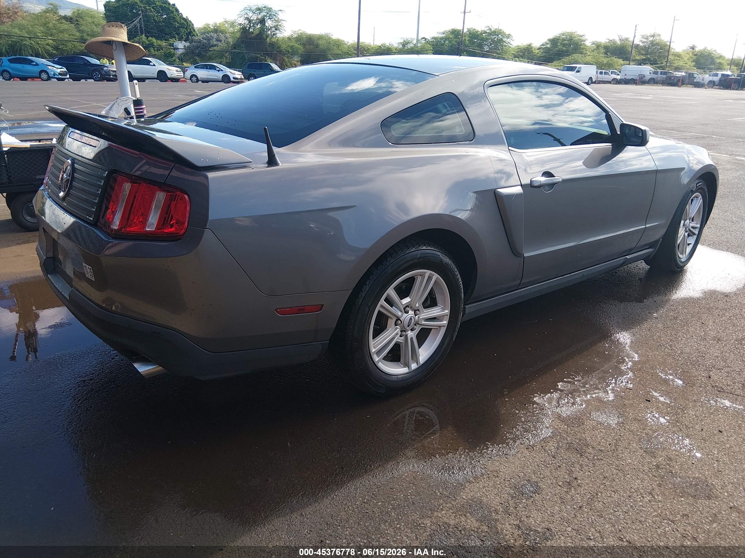 2011 Ford Mustang V6 Gray vin: 1ZVBP8AM9B5152351