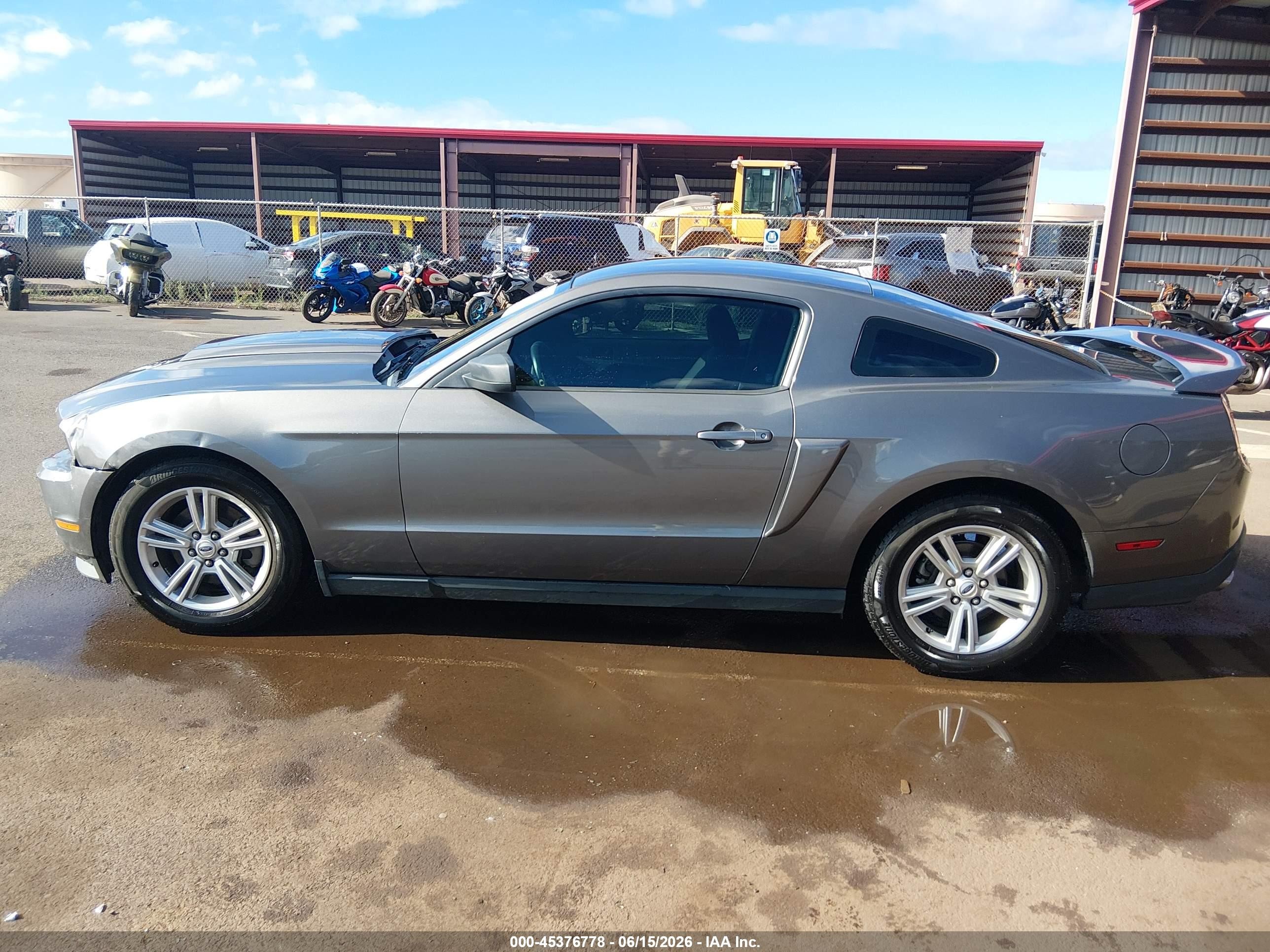 2011 Ford Mustang V6 Gray vin: 1ZVBP8AM9B5152351