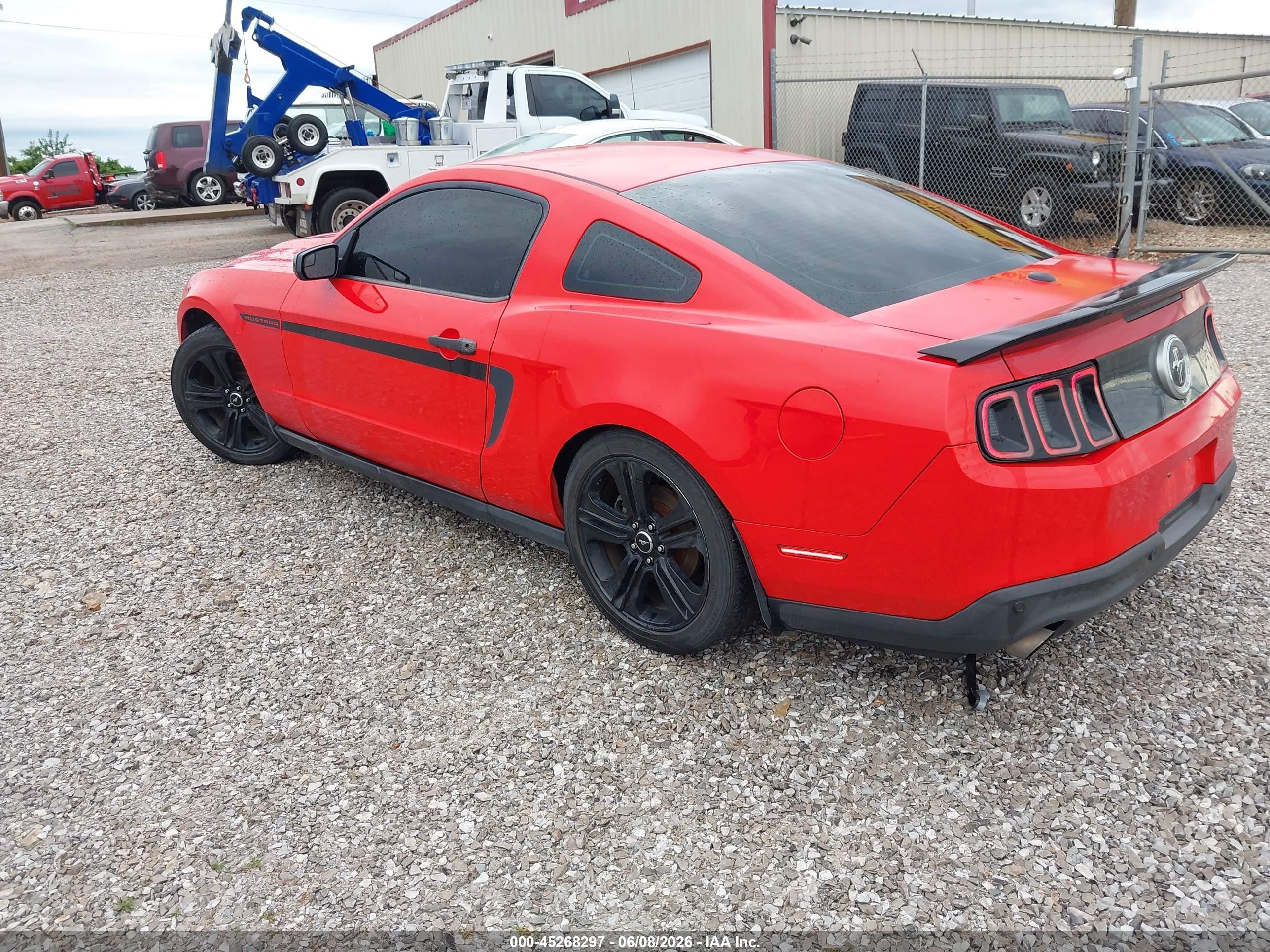 2012 Ford Mustang V6 Premium Красный vin: 1ZVBP8AM9C5209701