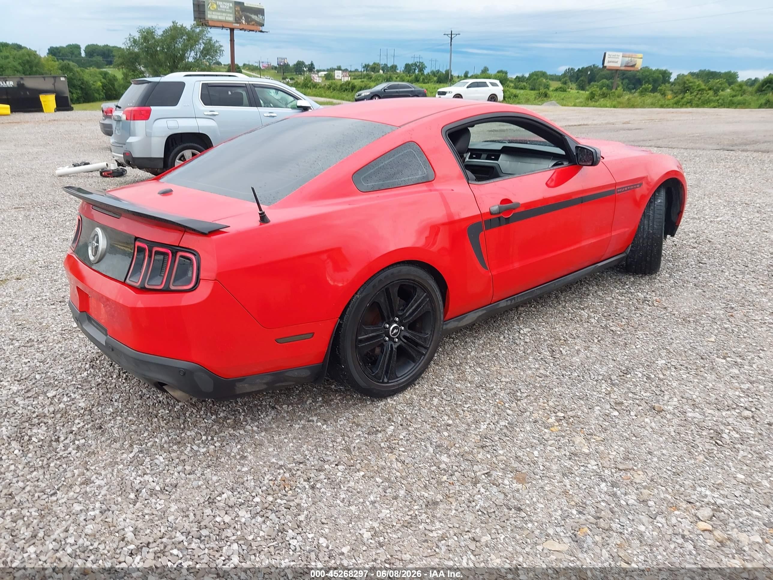 2012 Ford Mustang V6 Premium Красный vin: 1ZVBP8AM9C5209701