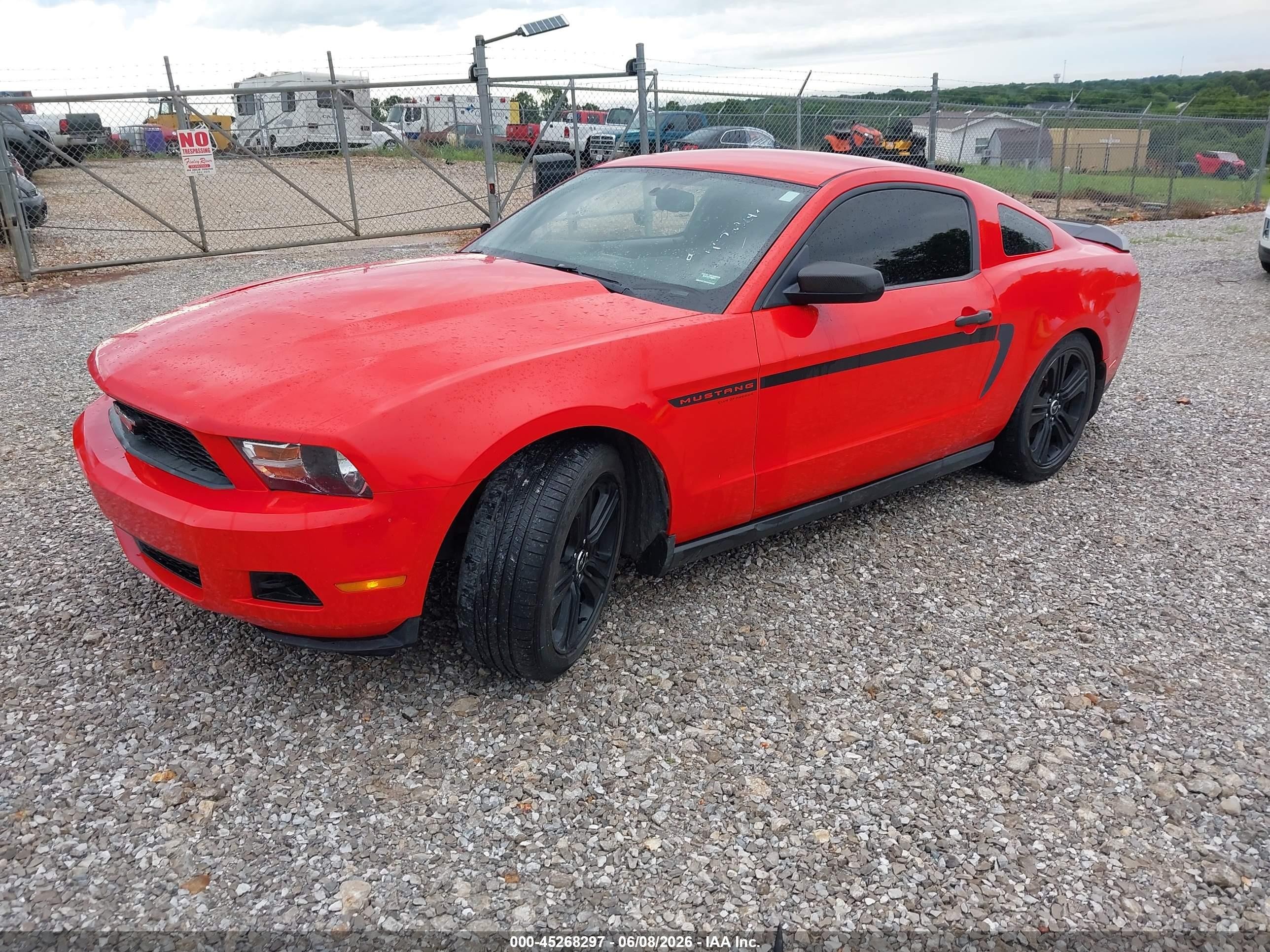 2012 Ford Mustang V6 Premium Красный vin: 1ZVBP8AM9C5209701