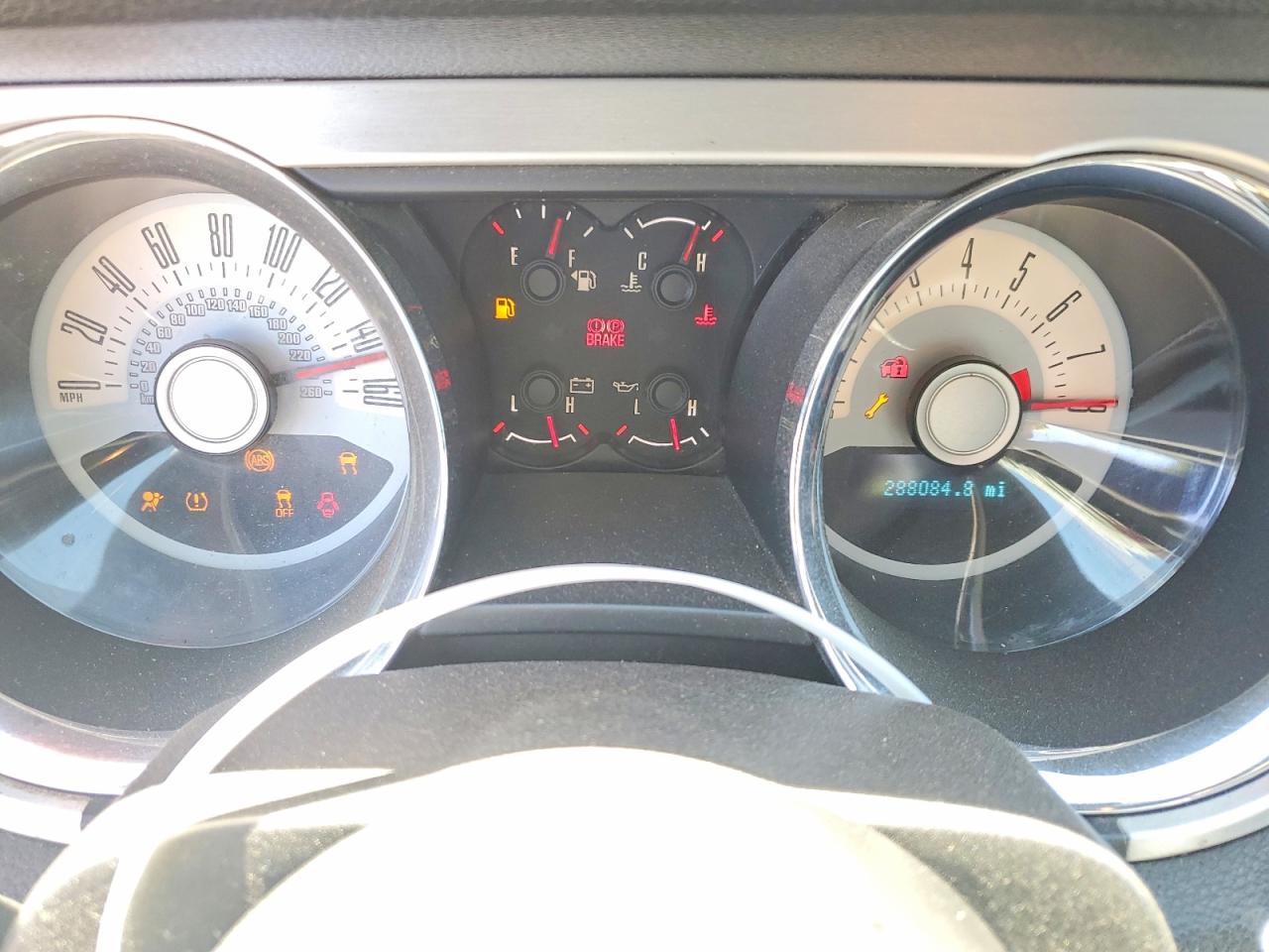 2012 Ford Mustang Red vin: 1ZVBP8AM9C5235845