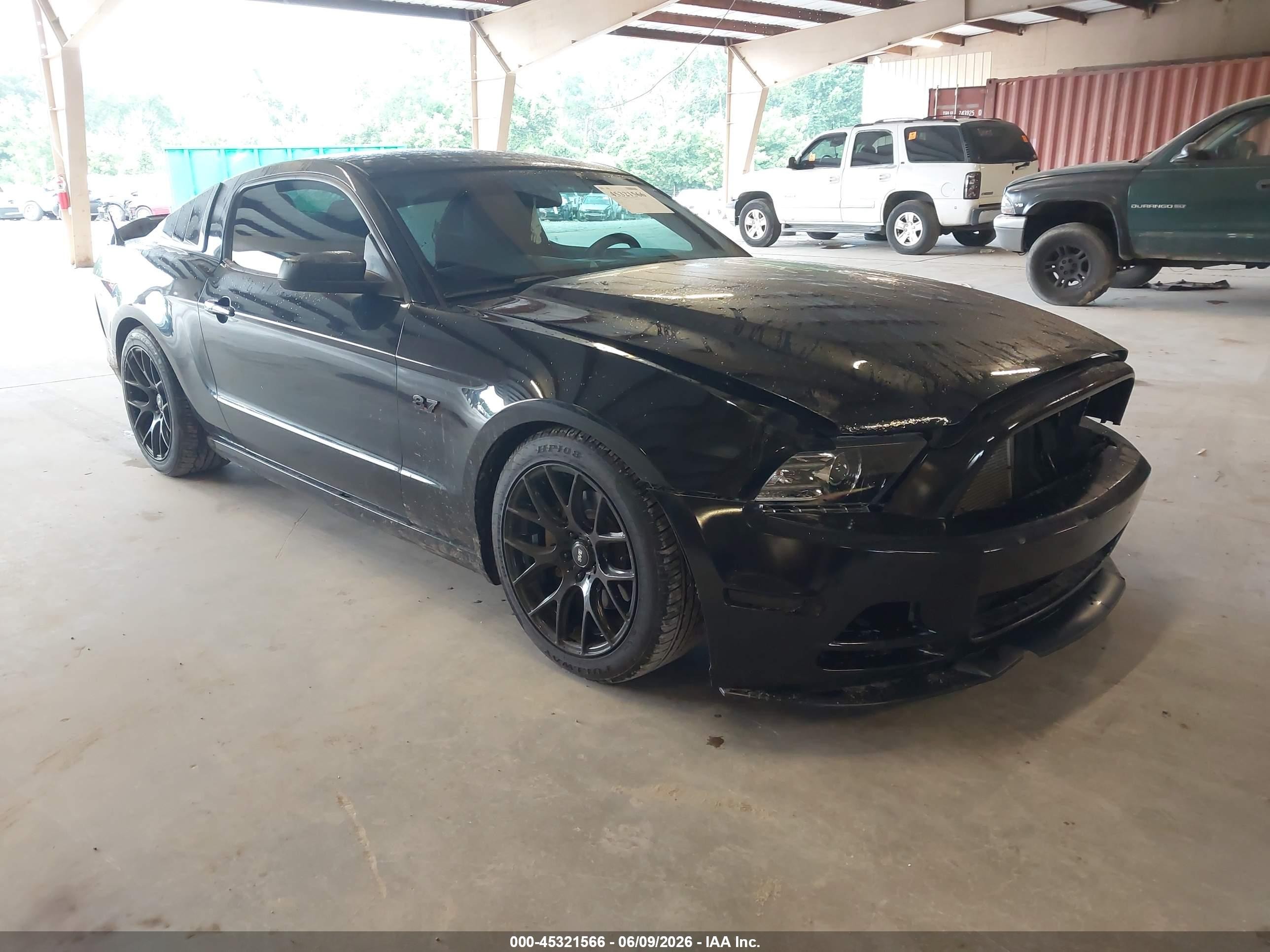 2013 Ford Mustang V6 Черный vin: 1ZVBP8AM9D5213250
