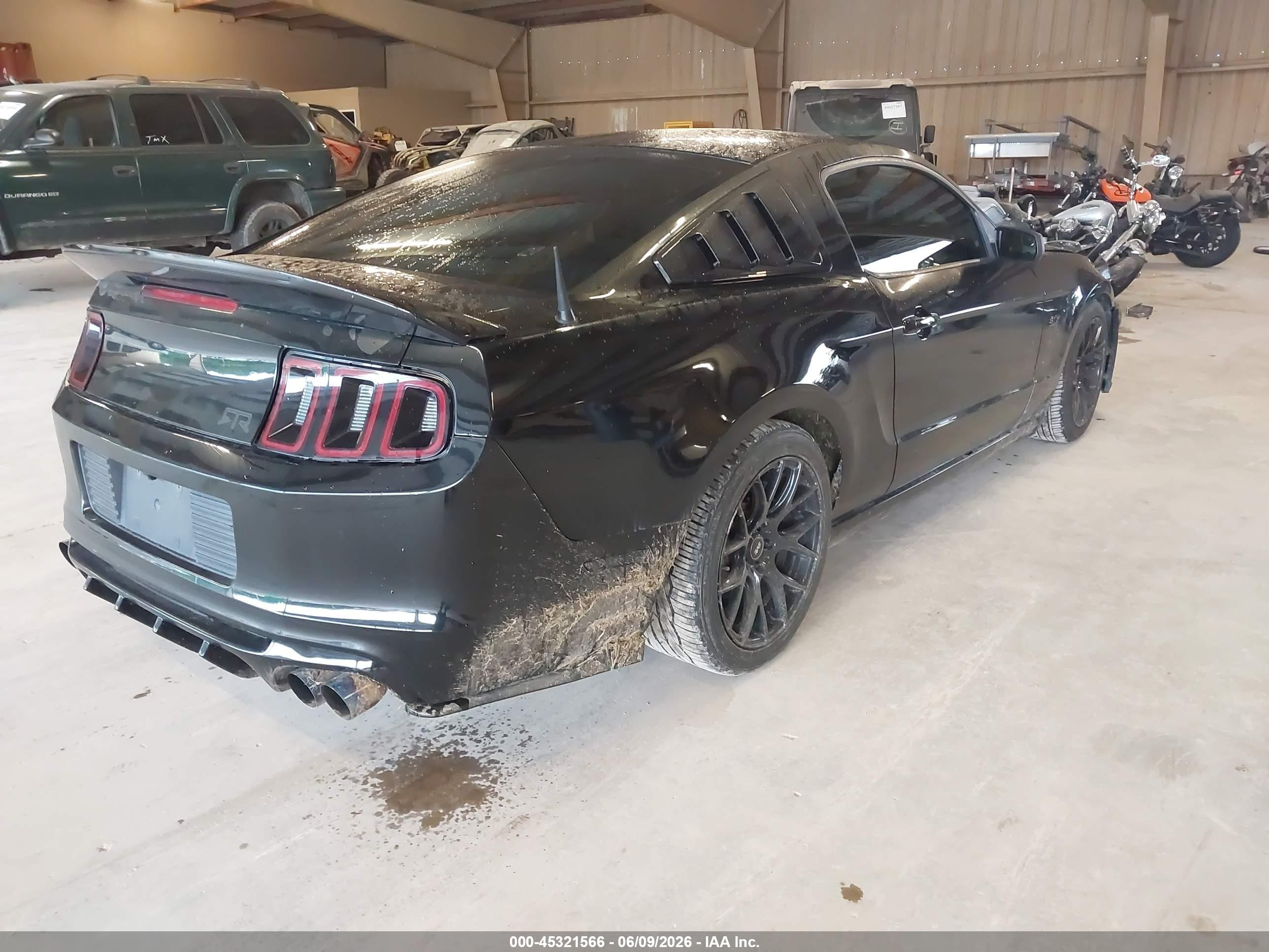 2013 Ford Mustang V6 Черный vin: 1ZVBP8AM9D5213250