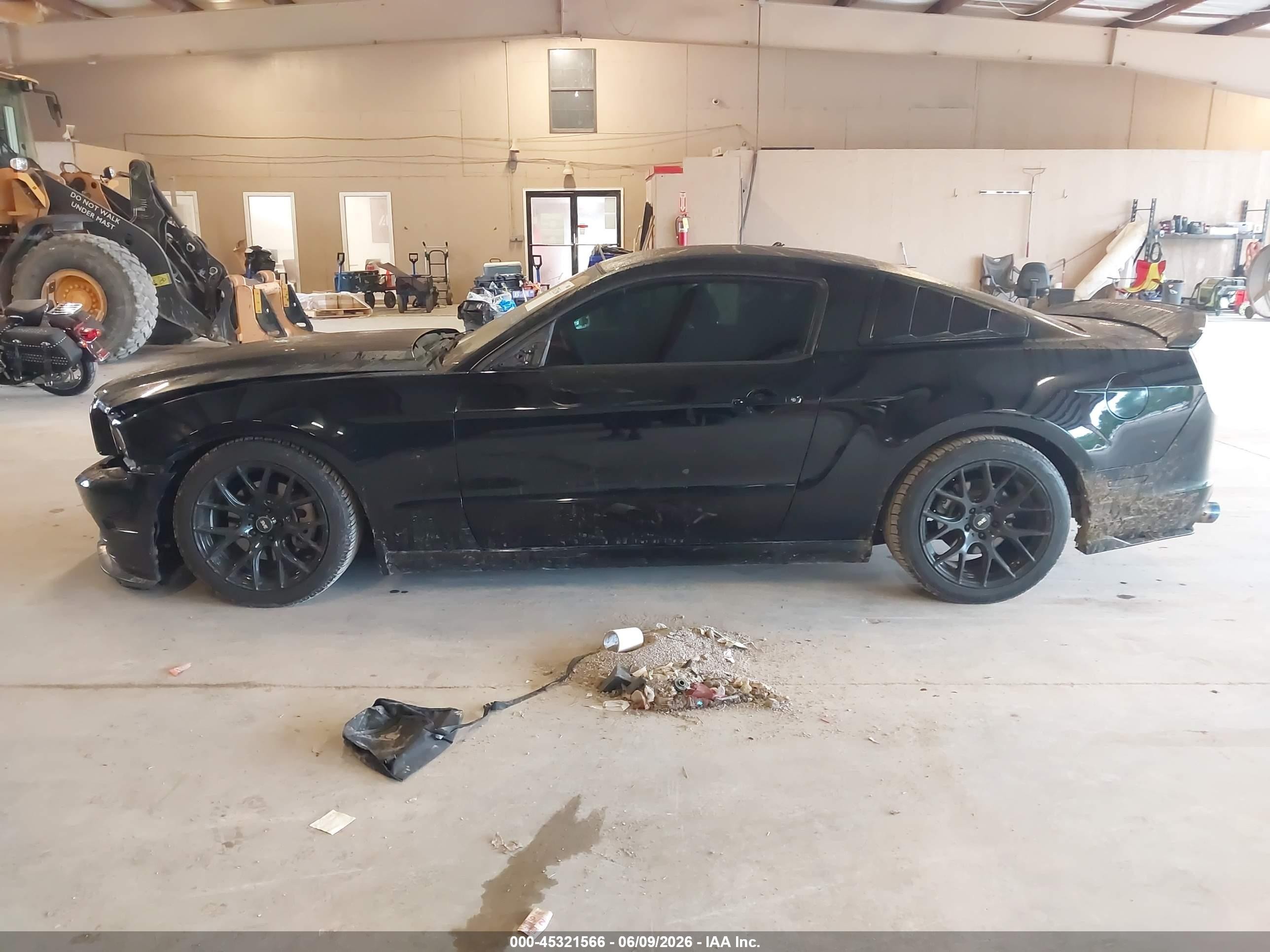 2013 Ford Mustang V6 Черный vin: 1ZVBP8AM9D5213250