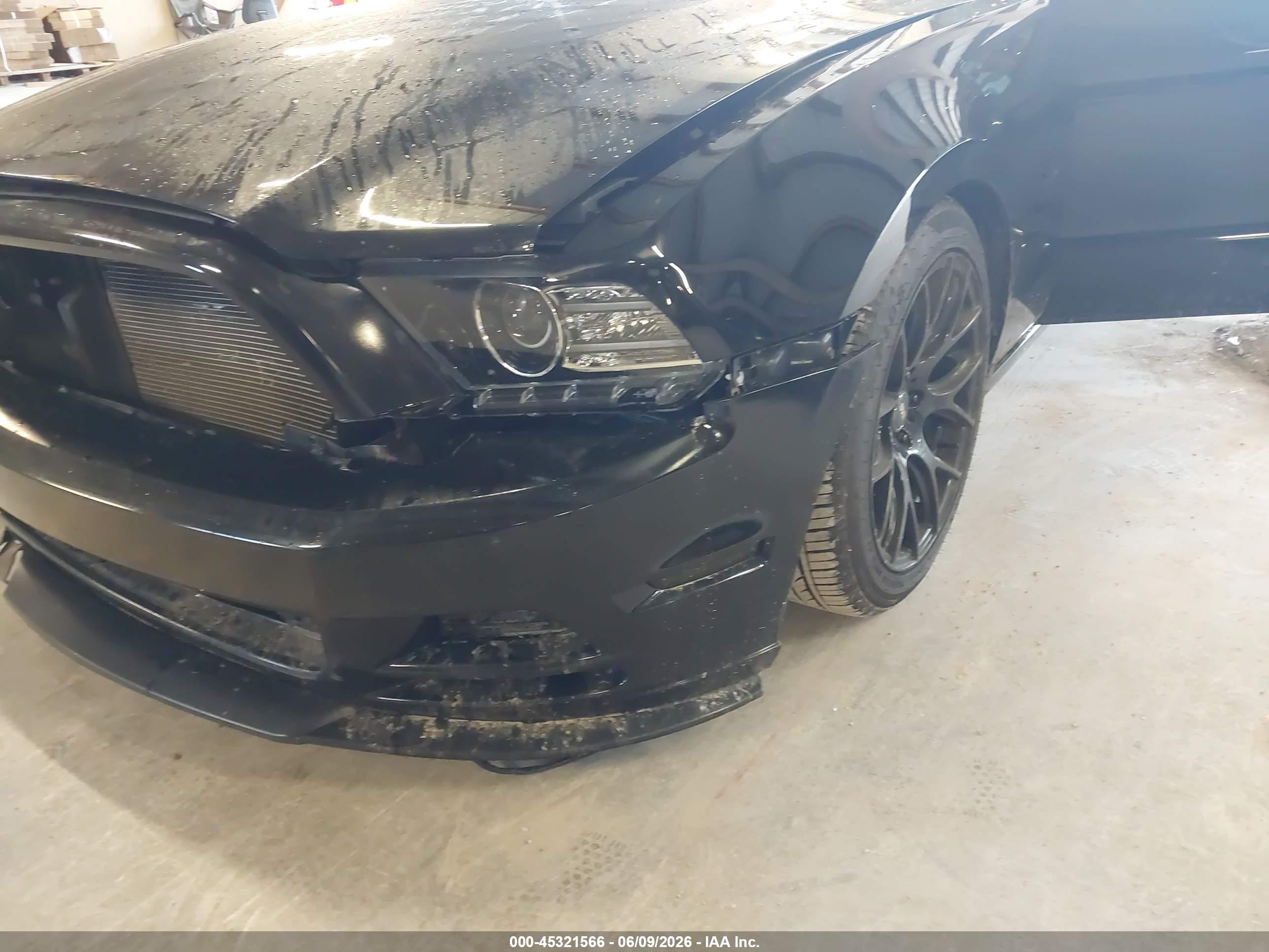 2013 Ford Mustang V6 Черный vin: 1ZVBP8AM9D5213250