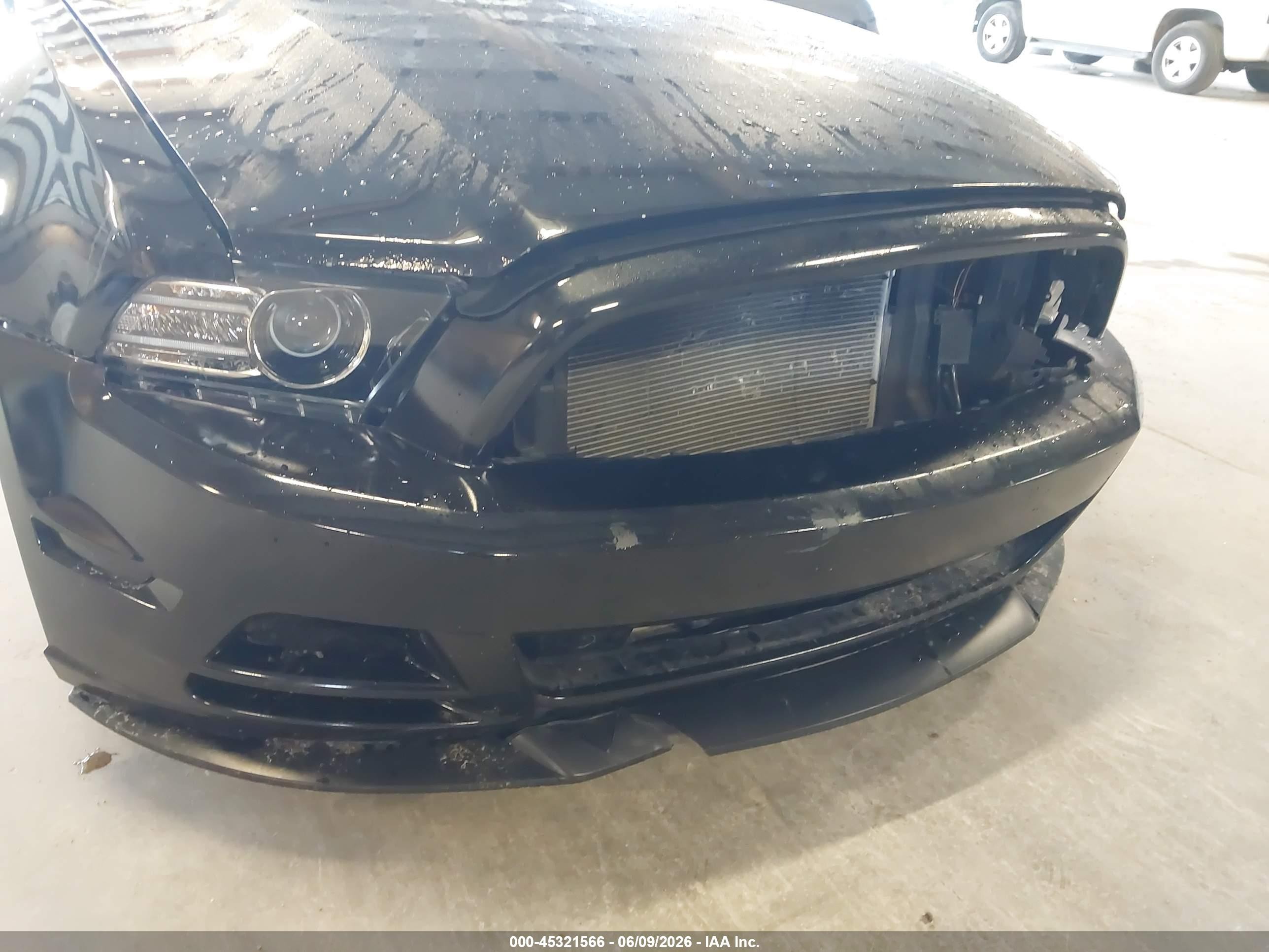 2013 Ford Mustang V6 Черный vin: 1ZVBP8AM9D5213250