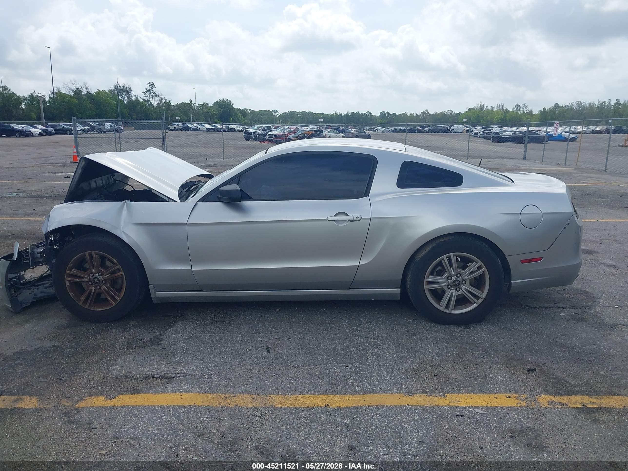 2013 Ford Mustang V6 Silver vin: 1ZVBP8AM9D5246023