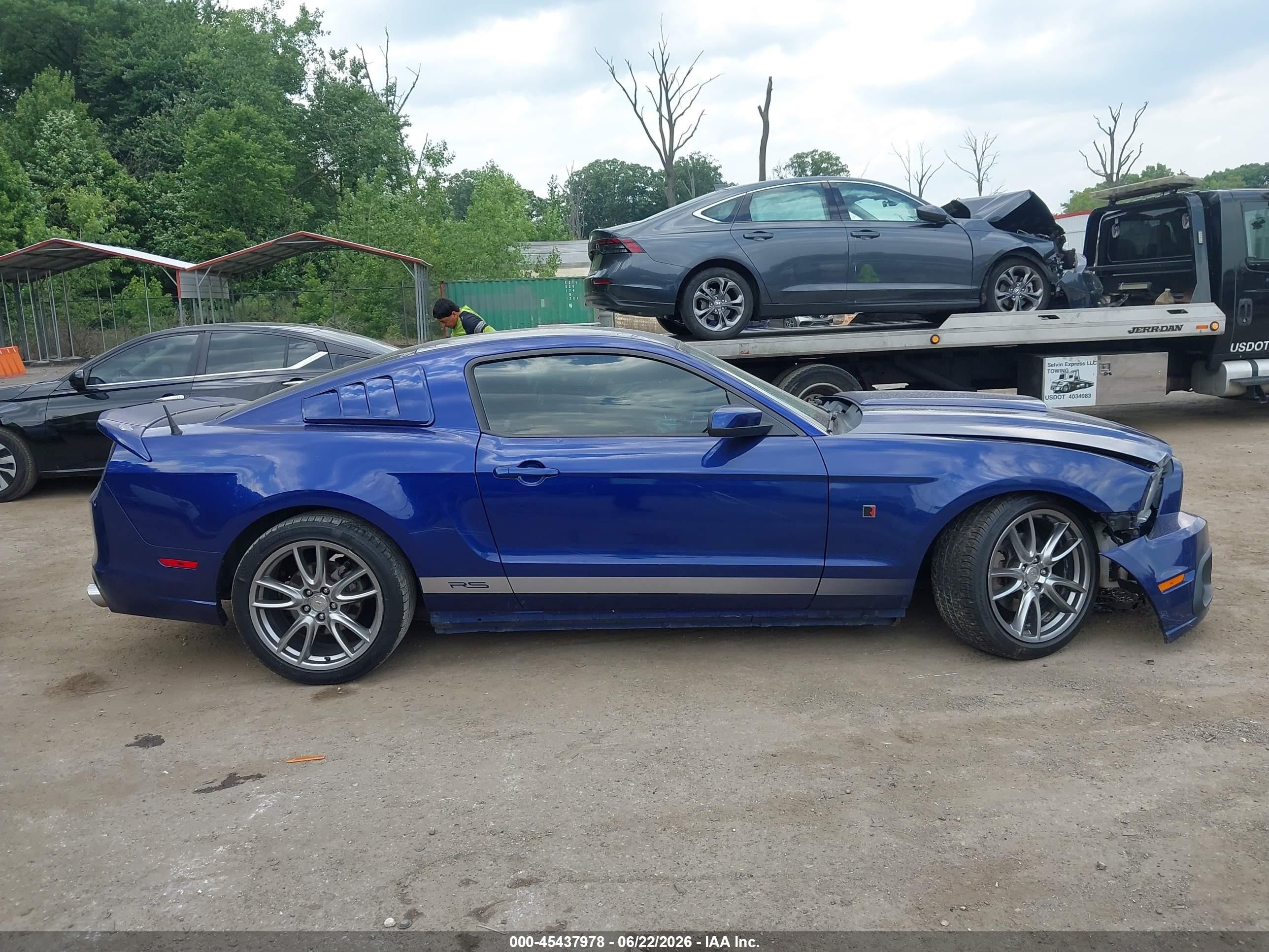 2013 Ford Mustang V6 Premium Blue vin: 1ZVBP8AM9D5255661