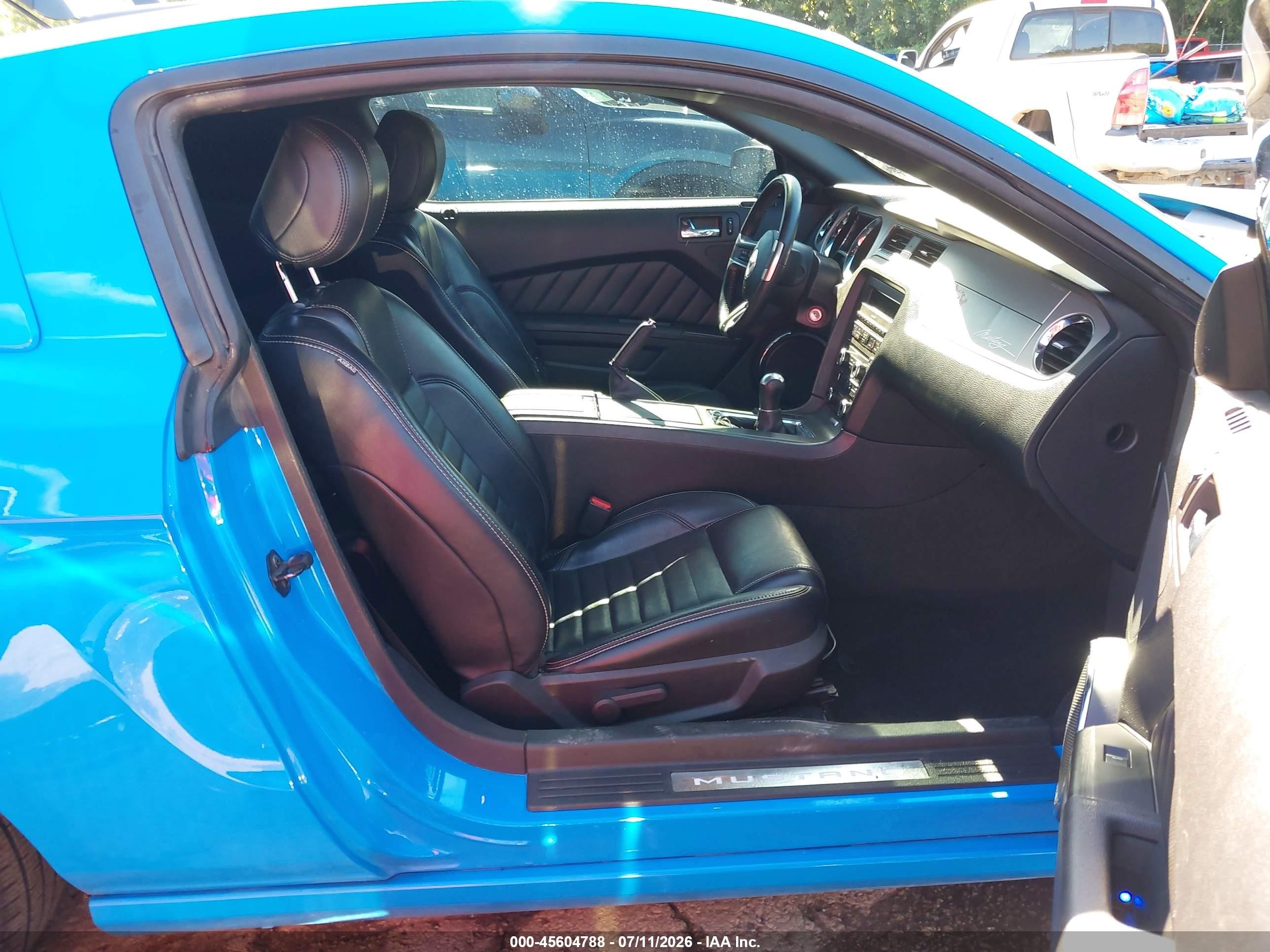 2013 Ford Mustang V6 Premium Blue vin: 1ZVBP8AM9D5257832