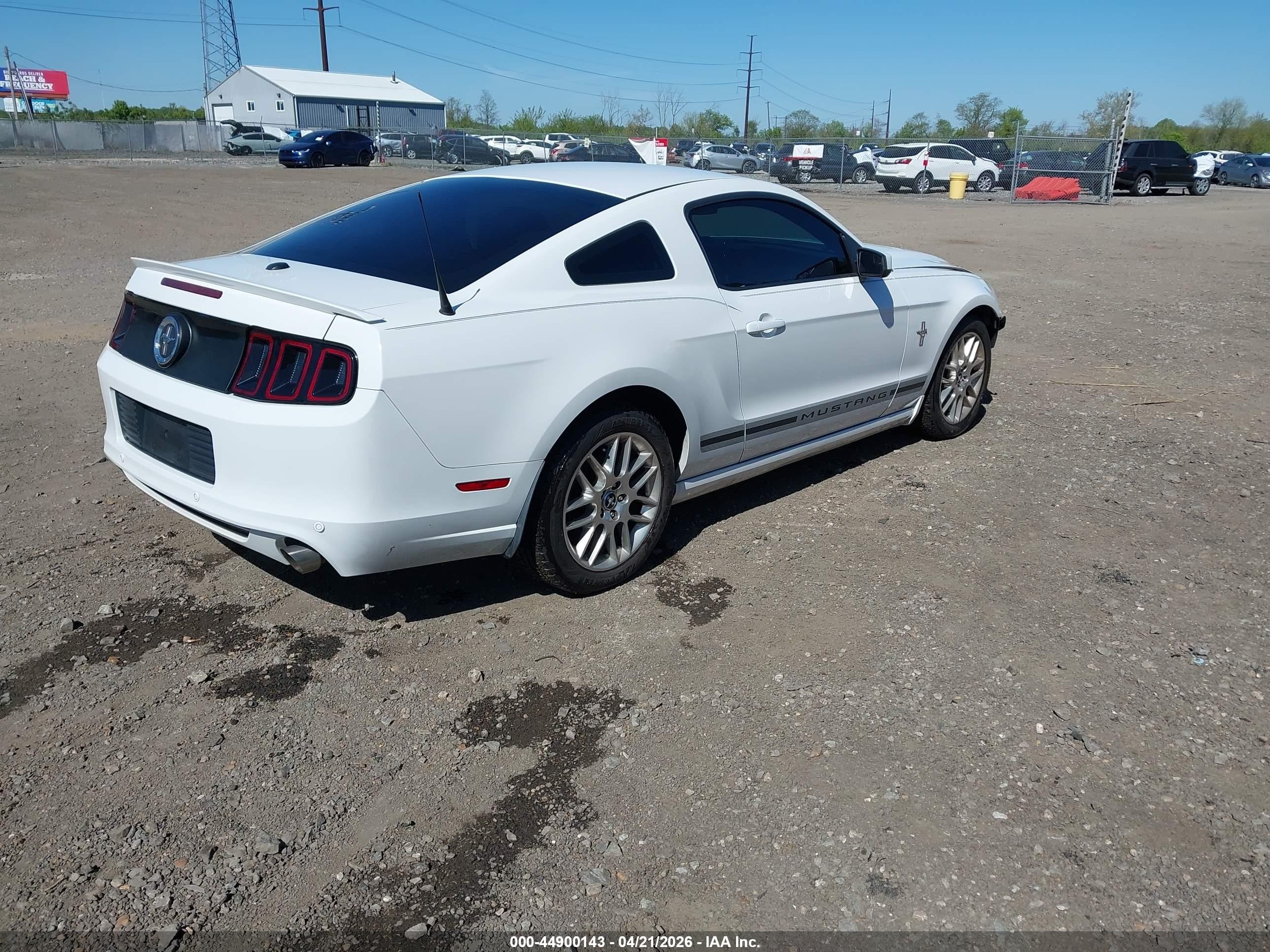 2014 Ford Mustang V6 Premium White vin: 1ZVBP8AM9E5200192
