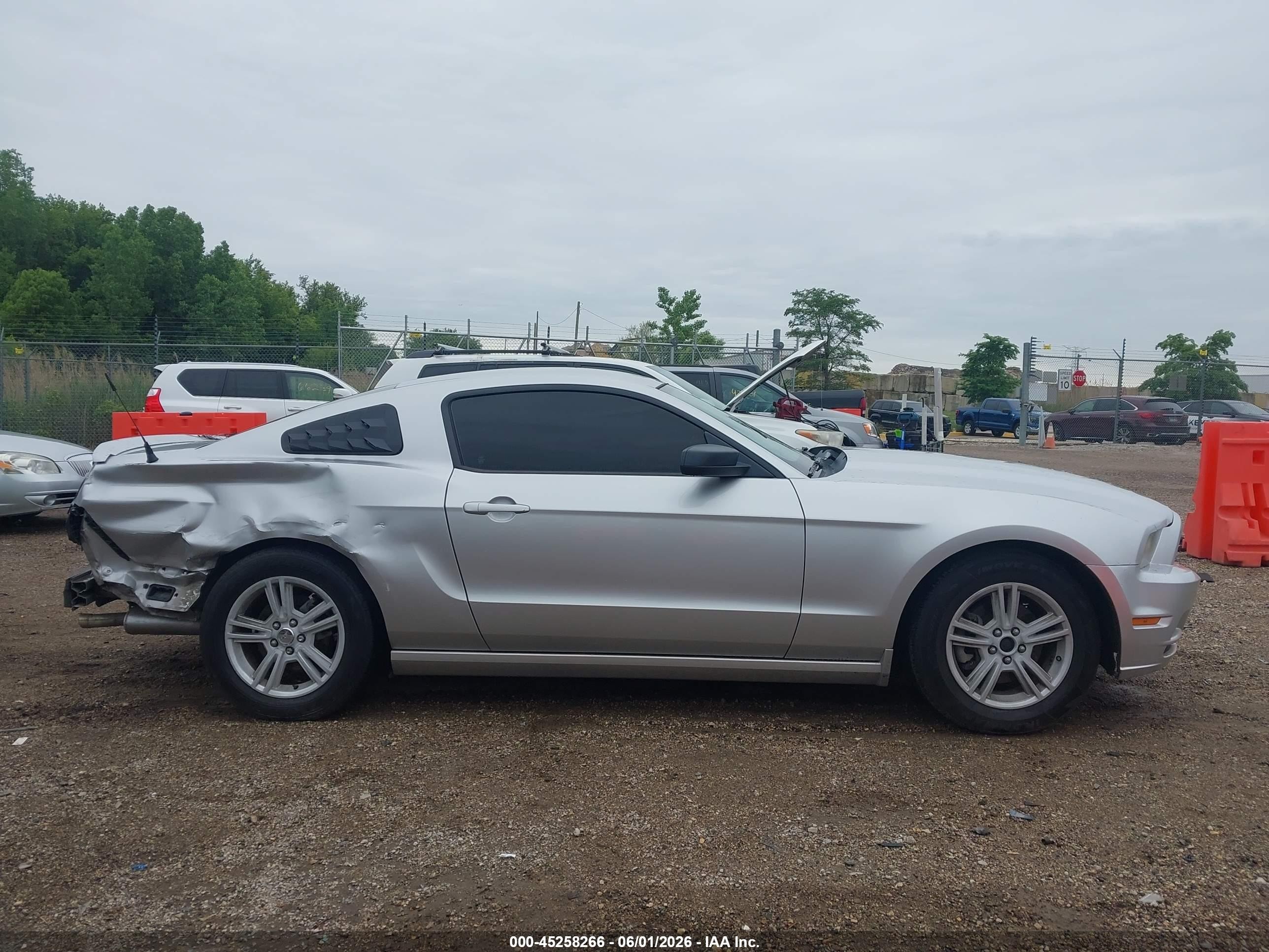 2014 Ford Mustang V6 Silver vin: 1ZVBP8AM9E5236030