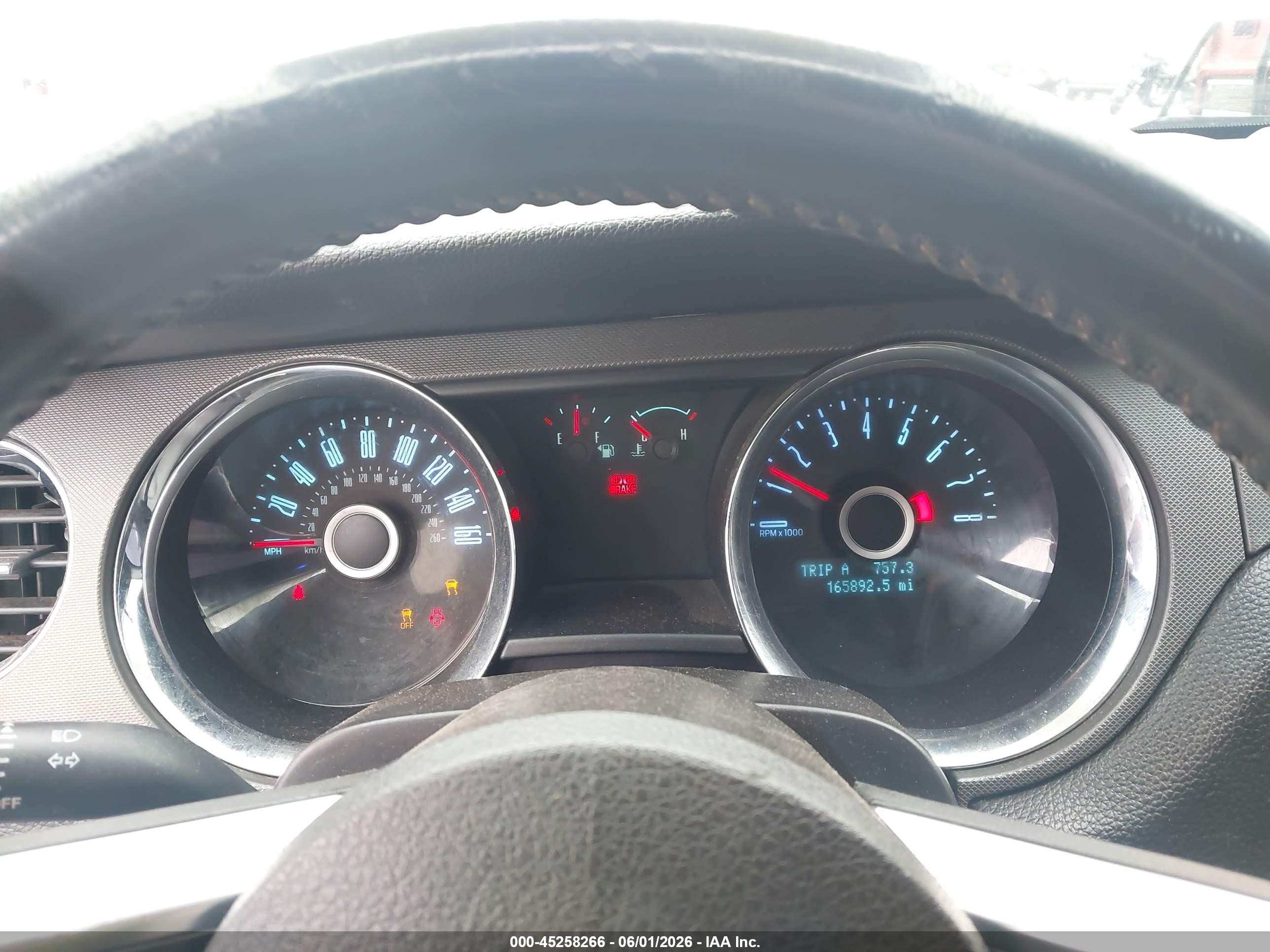 2014 Ford Mustang V6 Silver vin: 1ZVBP8AM9E5236030