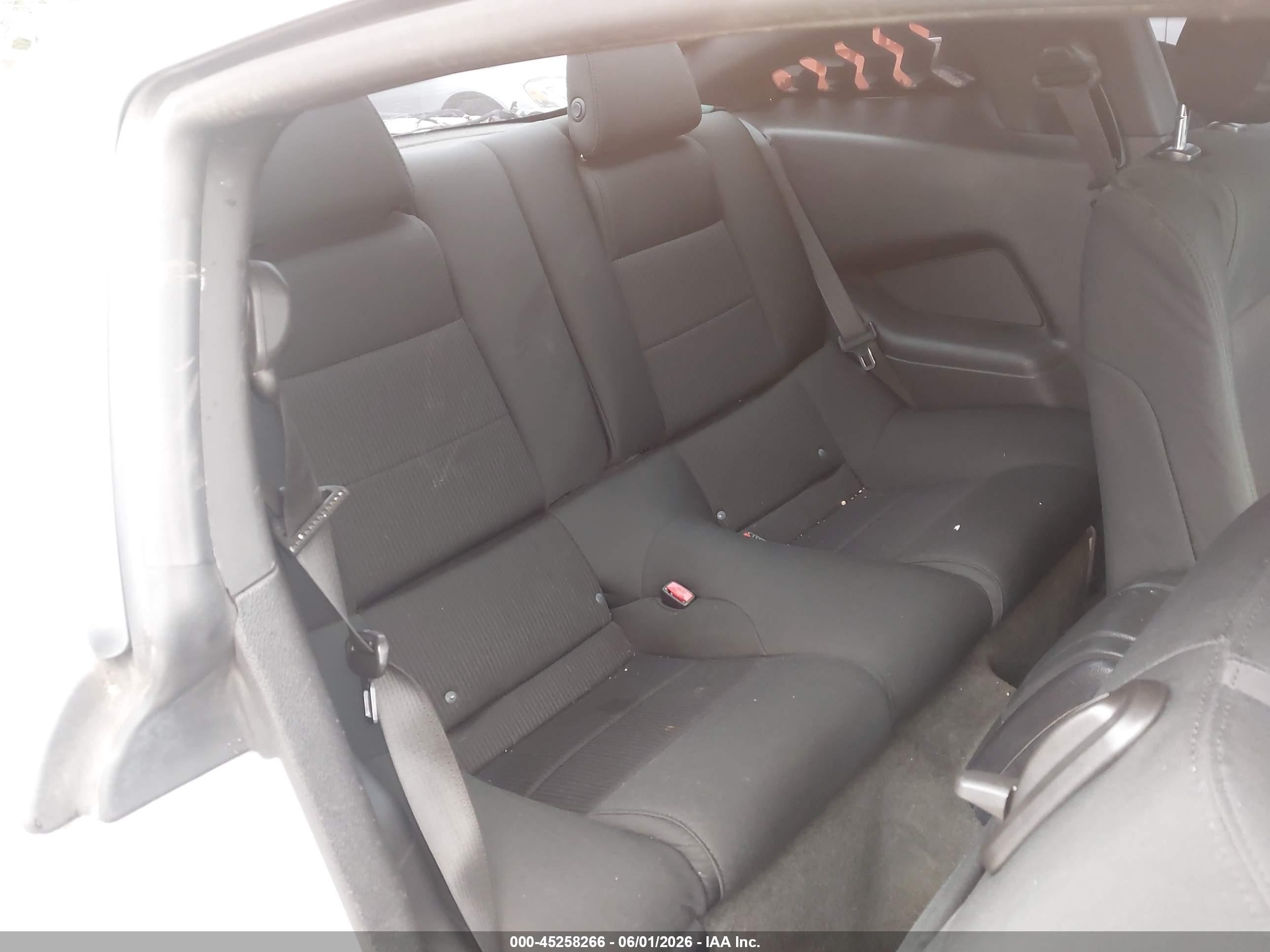 2014 Ford Mustang V6 Silver vin: 1ZVBP8AM9E5236030