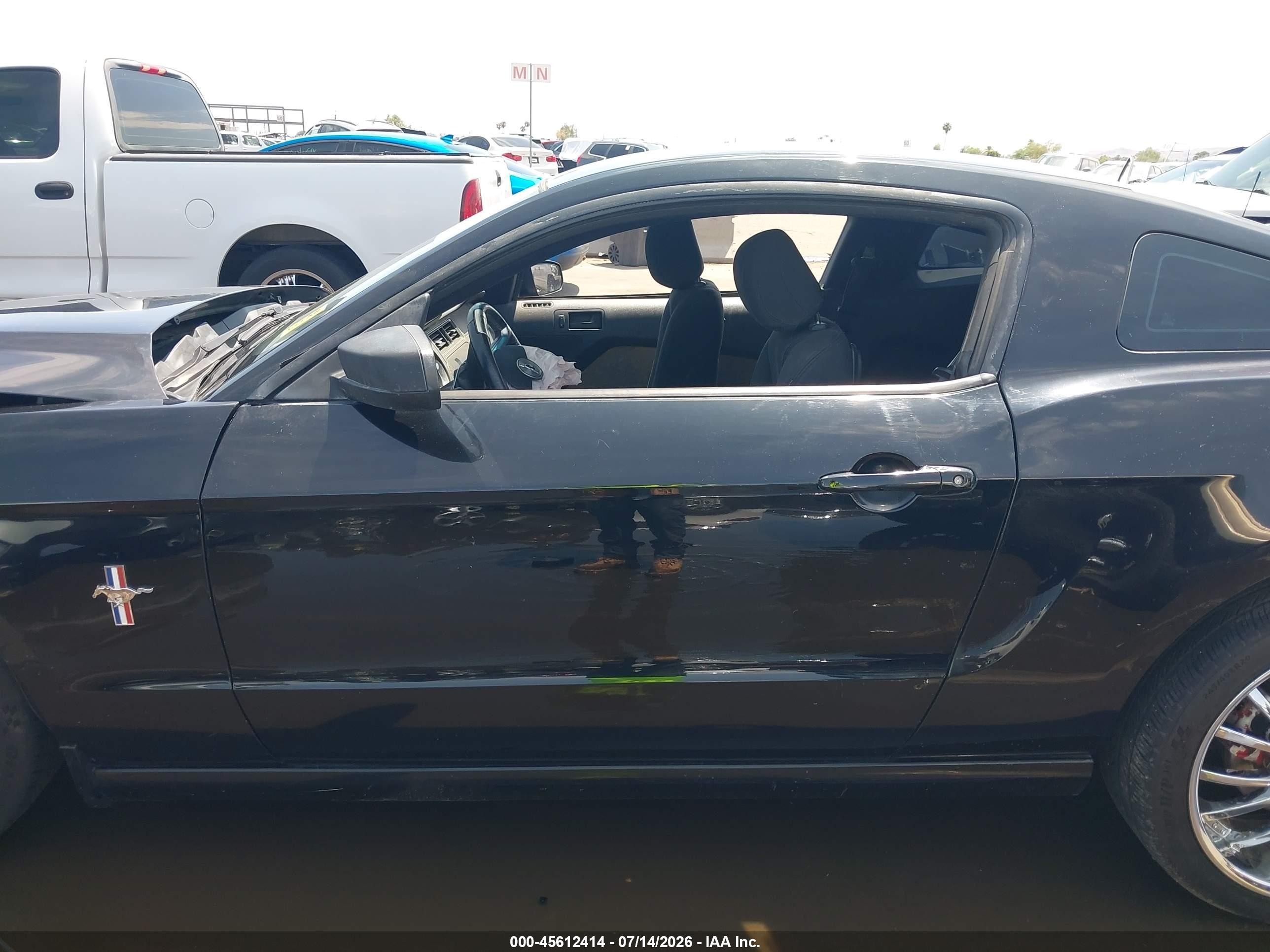 2014 Ford Mustang V6 Black vin: 1ZVBP8AM9E5257217