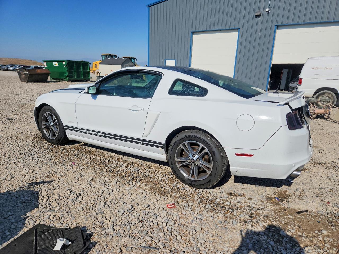 2014 Ford Mustang Белый vin: 1ZVBP8AM9E5267410