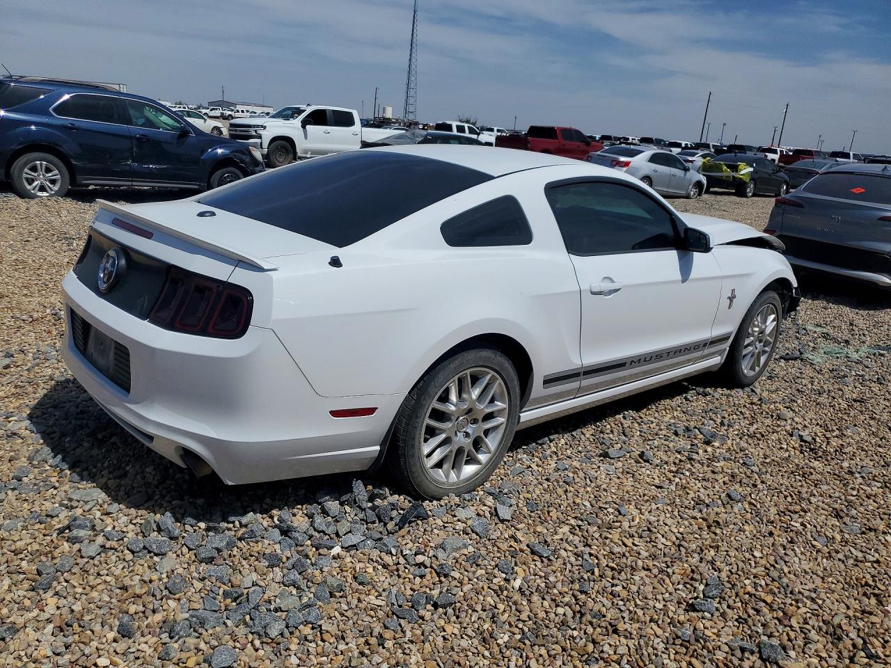 2014 Ford Mustang White vin: 1ZVBP8AM9E5271408