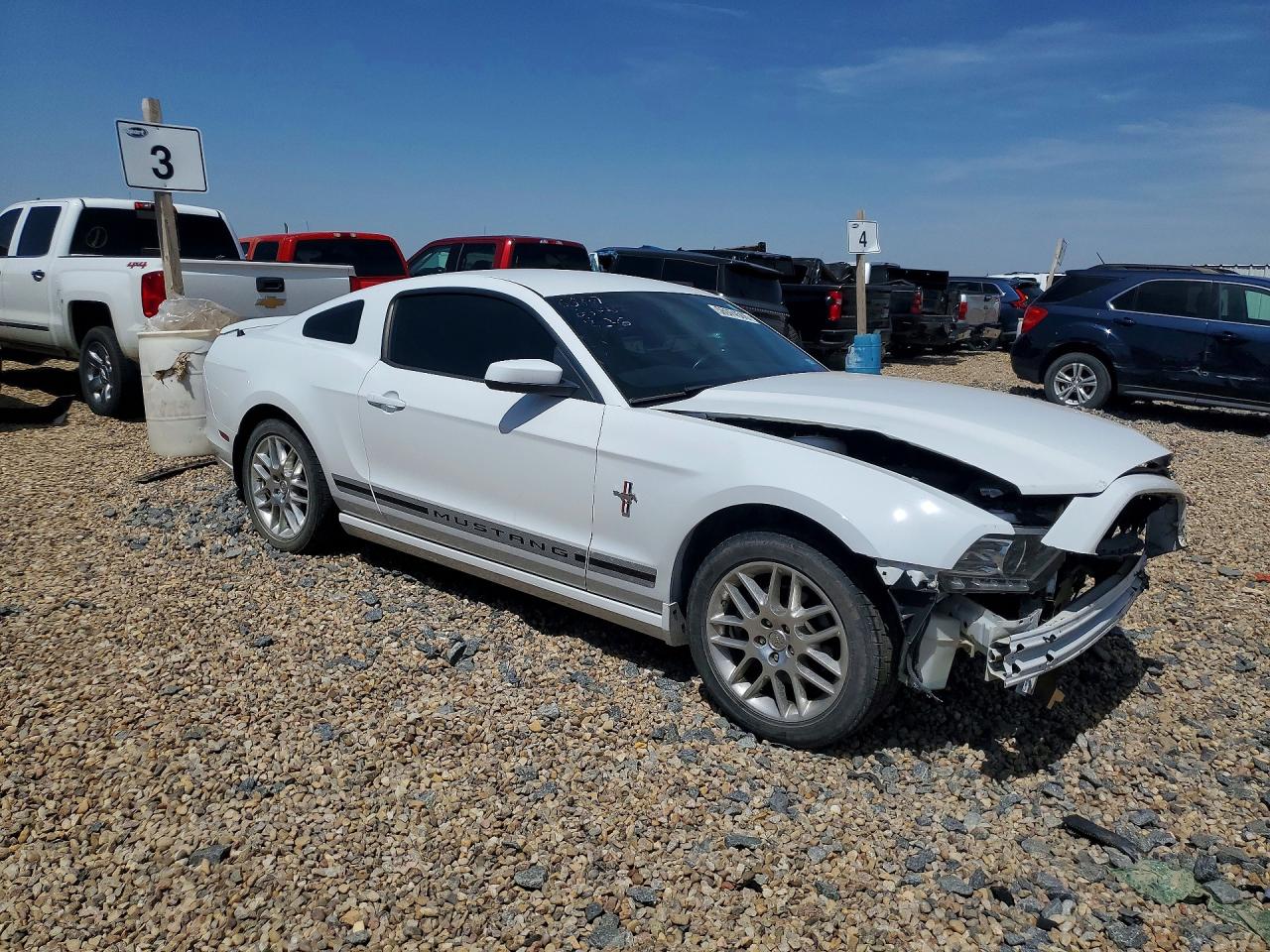 2014 Ford Mustang White vin: 1ZVBP8AM9E5271408