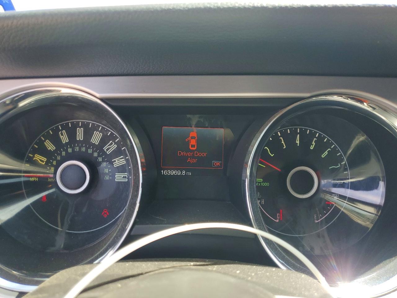 2014 Ford Mustang White vin: 1ZVBP8AM9E5271408