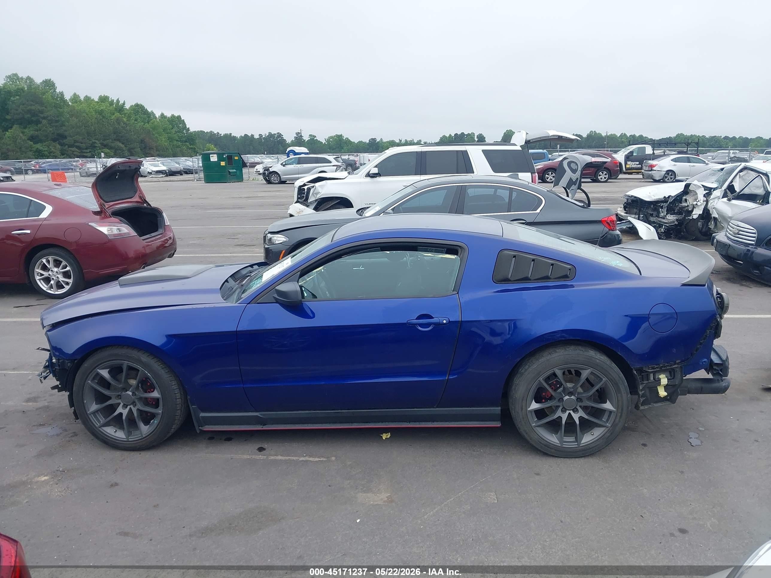 2014 Ford Mustang V6 Blue vin: 1ZVBP8AM9E5301362