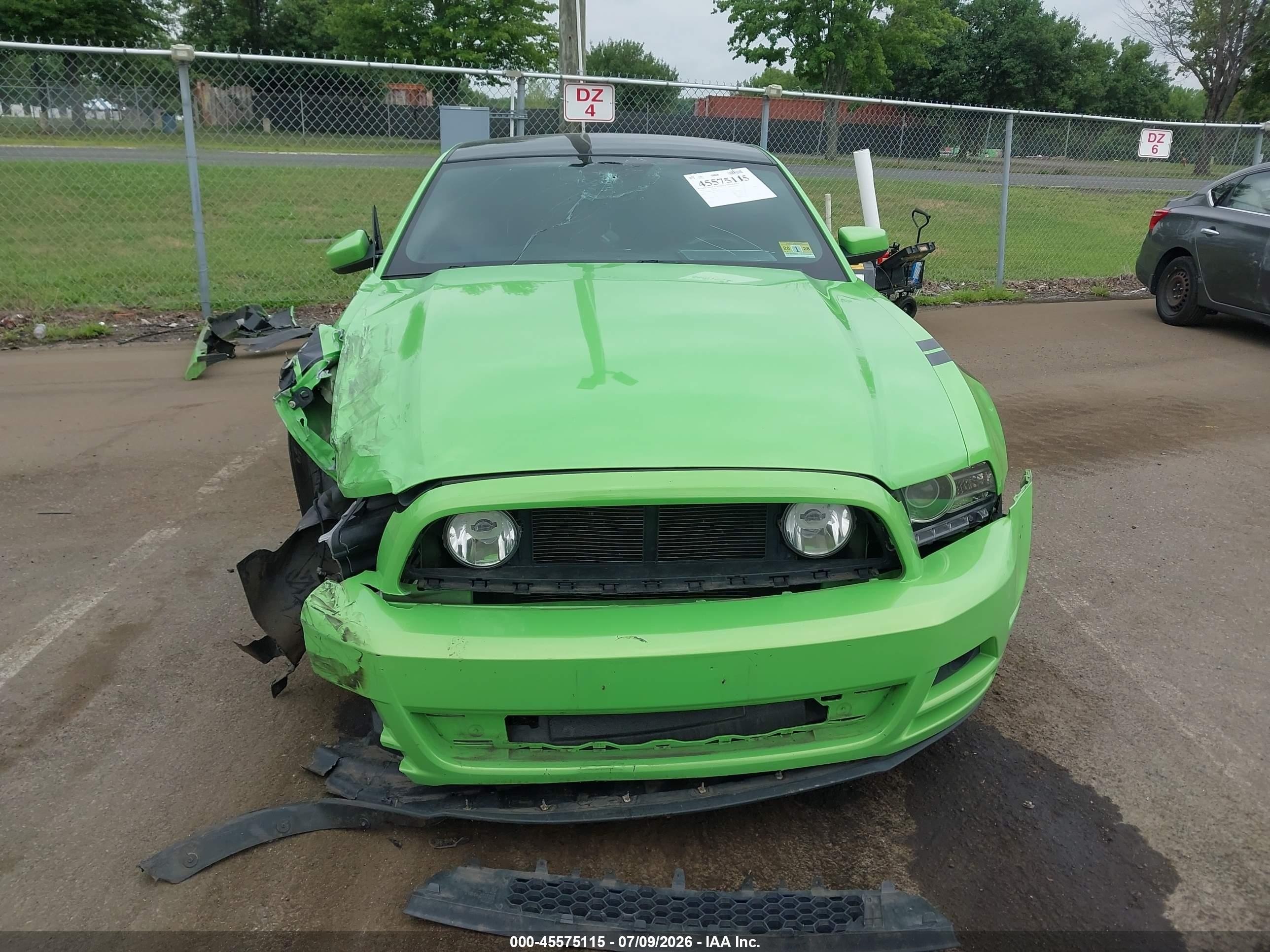 2014 Ford Mustang V6 Green vin: 1ZVBP8AM9E5318176