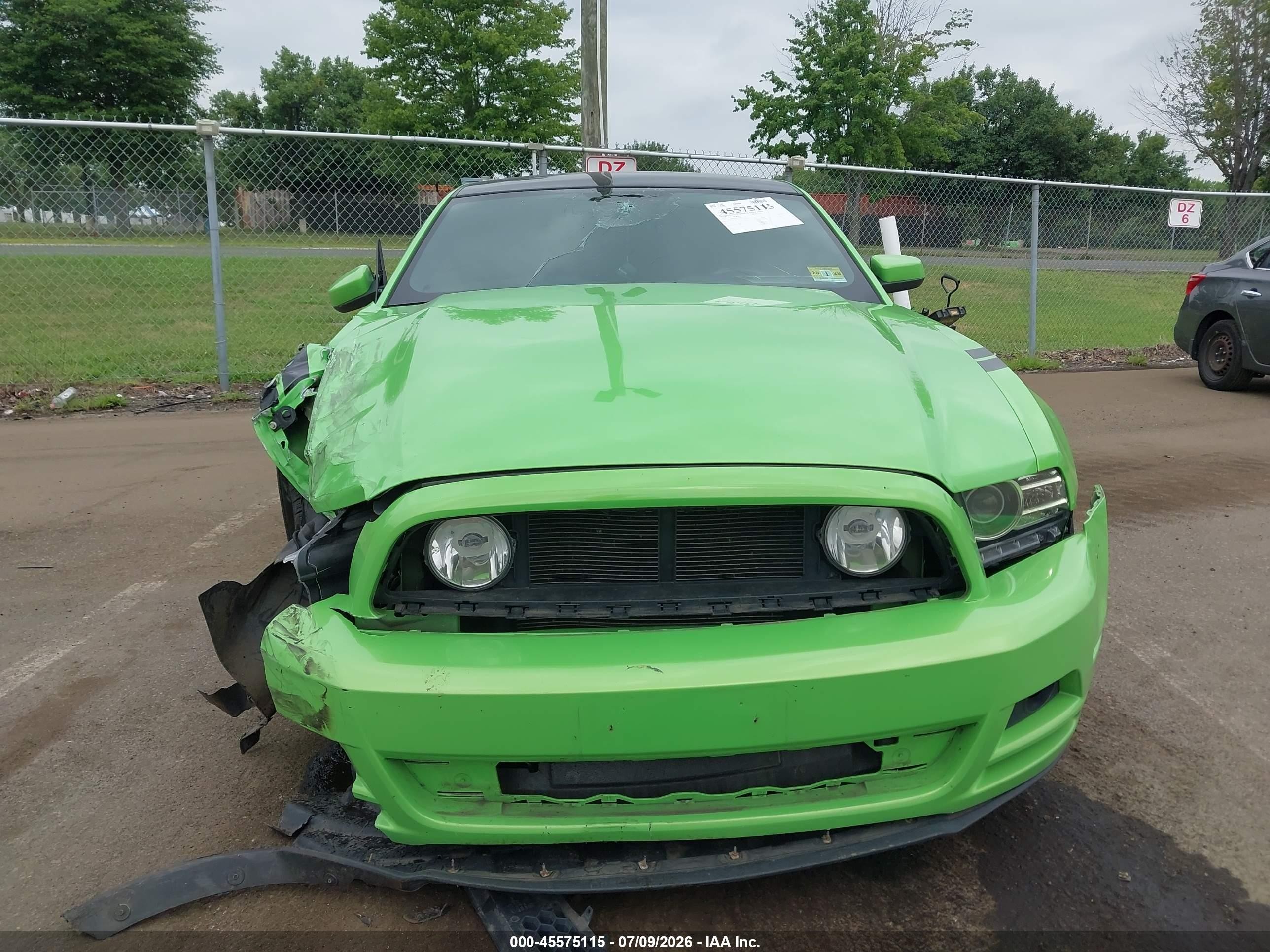 2014 Ford Mustang V6 Green vin: 1ZVBP8AM9E5318176