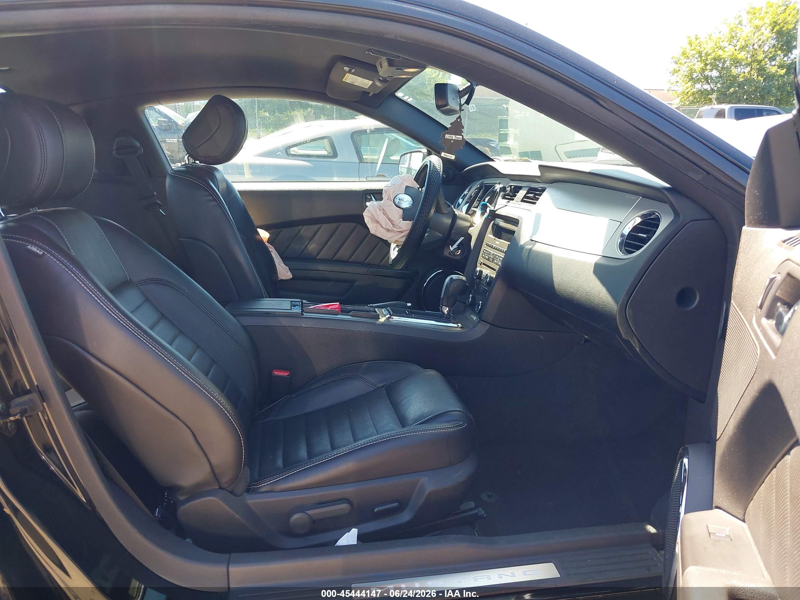 2014 Ford Mustang V6 Black vin: 1ZVBP8AM9E5330750