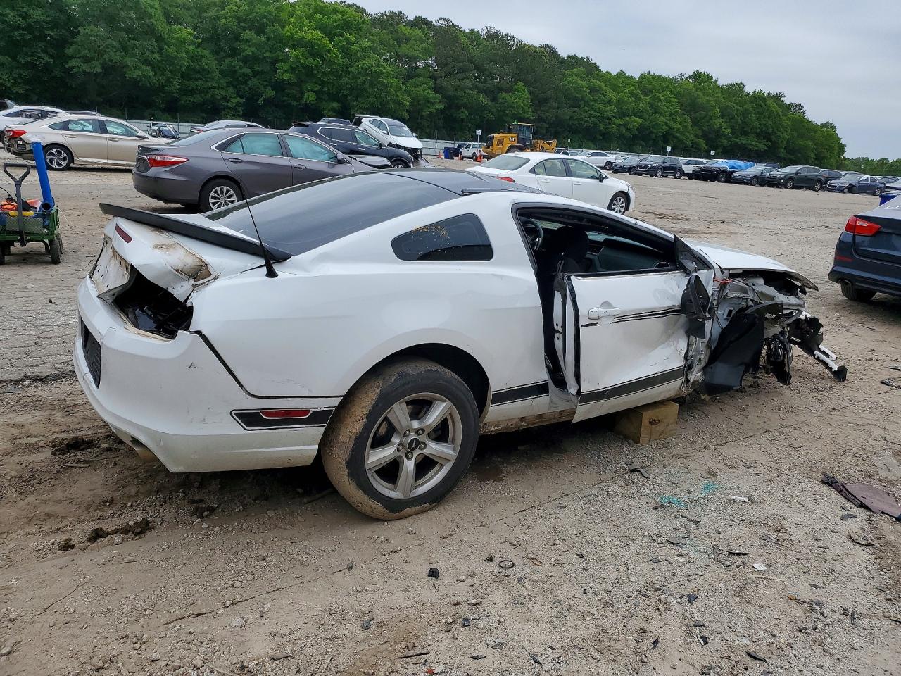 2014 Ford Mustang Белый vin: 1ZVBP8AM9E5332417