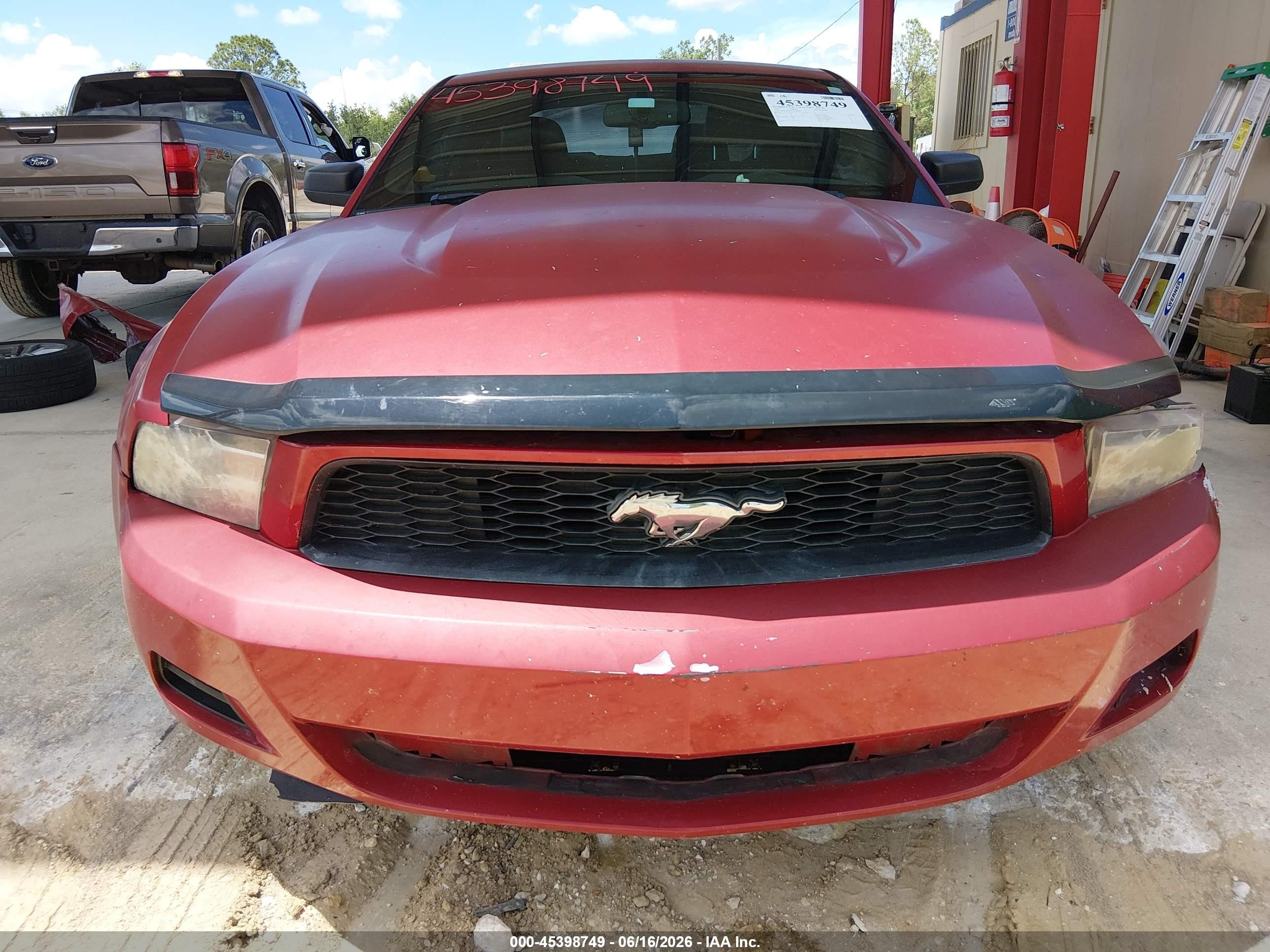 2011 Ford Mustang V6 Premium Red vin: 1ZVBP8AMXB5166002