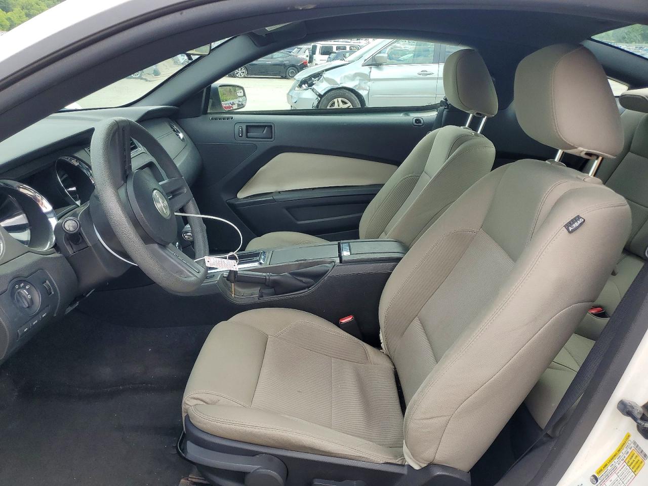 2012 Ford Mustang White vin: 1ZVBP8AMXC5206967