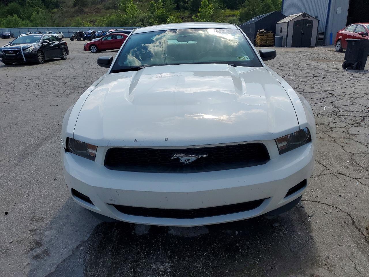 2012 Ford Mustang White vin: 1ZVBP8AMXC5206967
