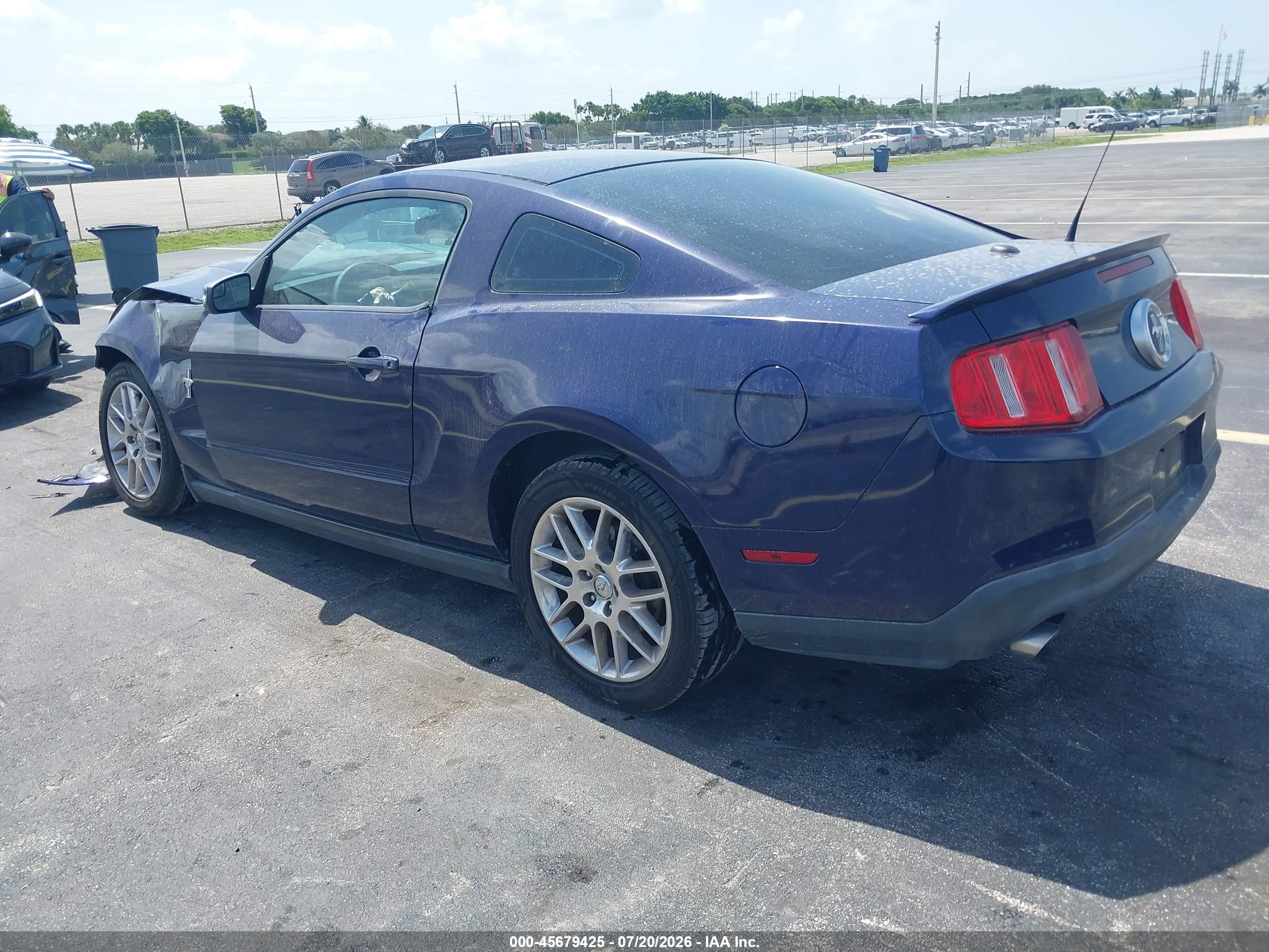 2012 Ford Mustang V6 Premium Синий vin: 1ZVBP8AMXC5231710