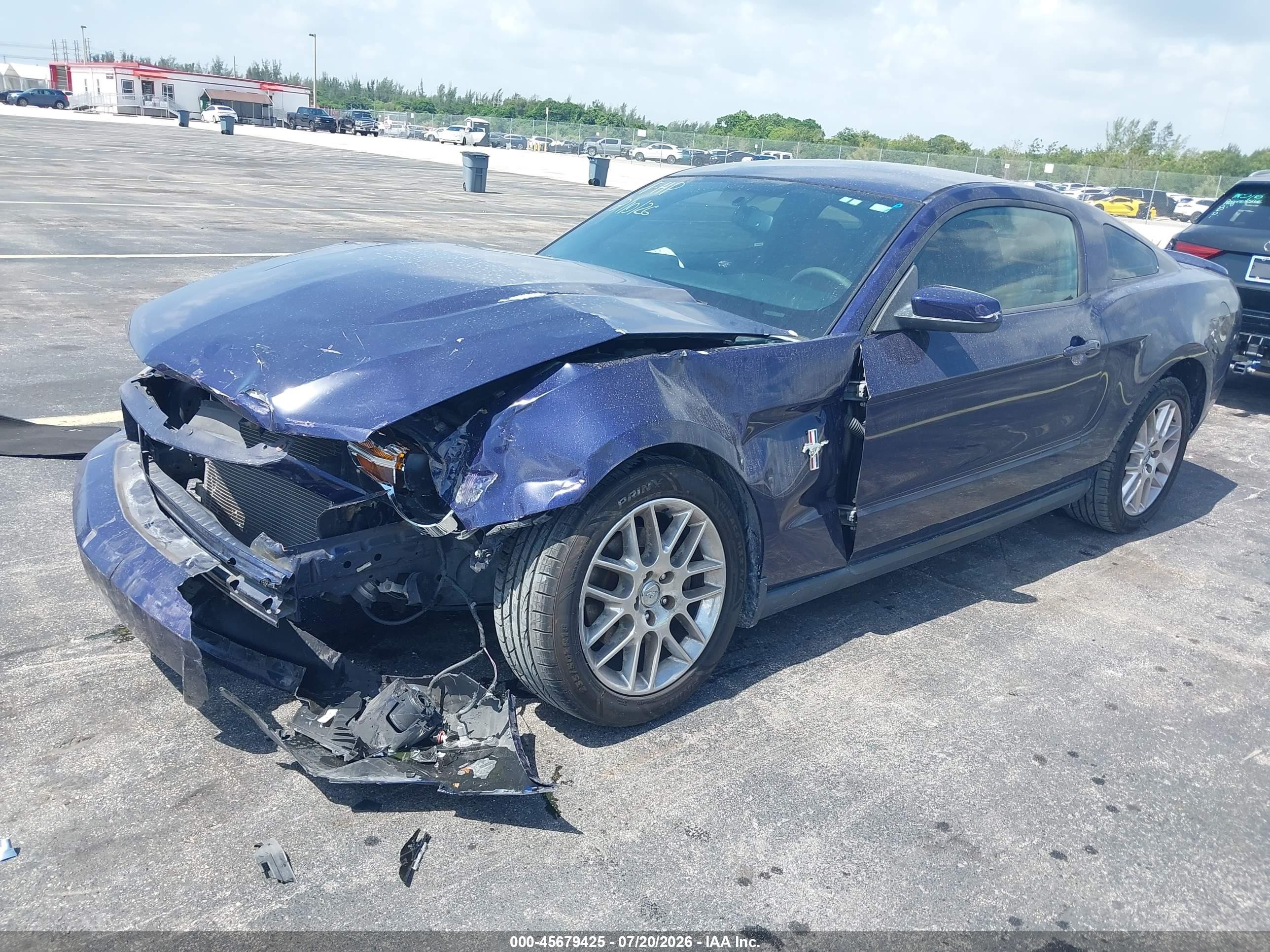 2012 Ford Mustang V6 Premium Синий vin: 1ZVBP8AMXC5231710