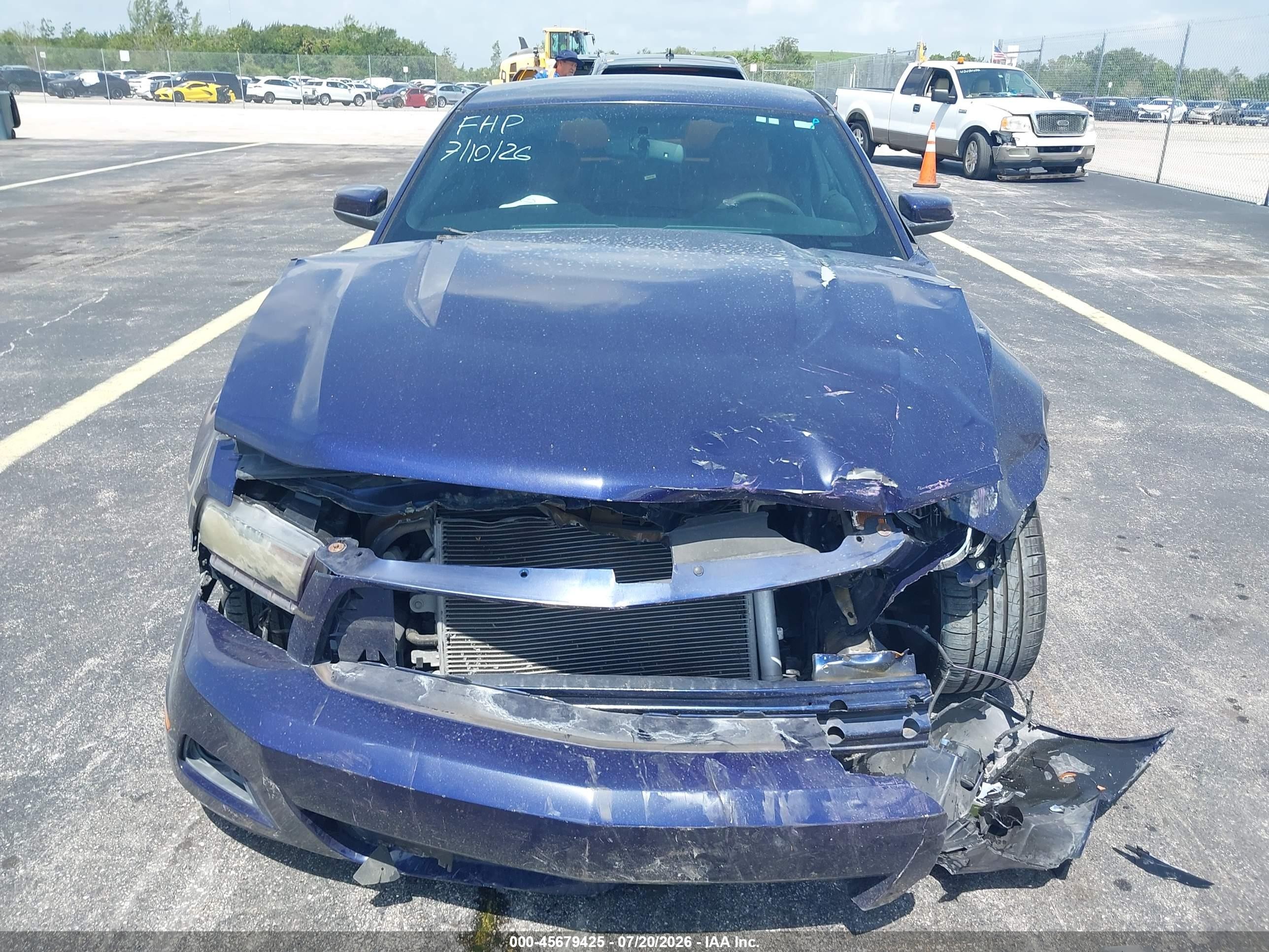 2012 Ford Mustang V6 Premium Синий vin: 1ZVBP8AMXC5231710