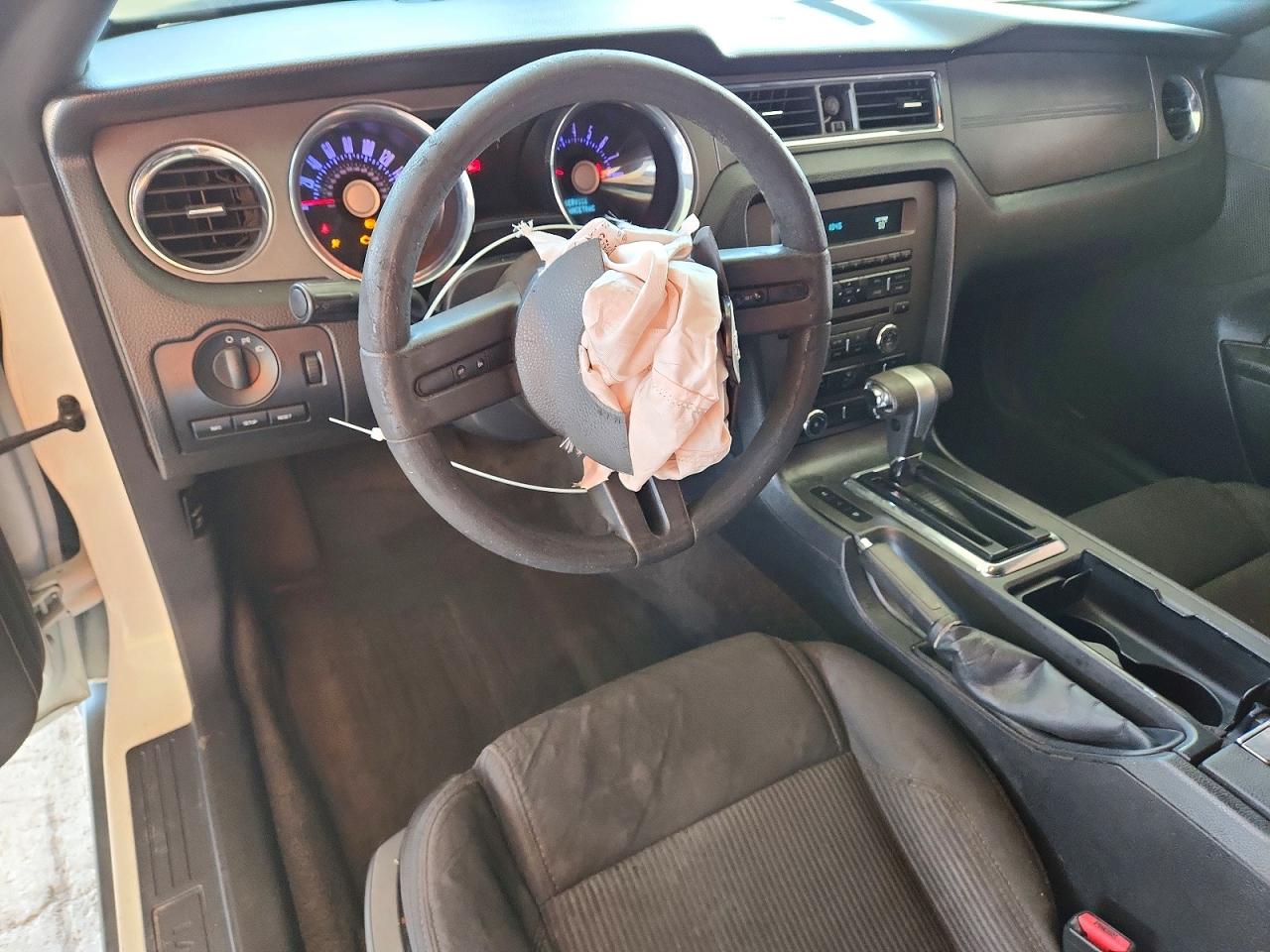 2012 Ford Mustang White vin: 1ZVBP8AMXC5239256