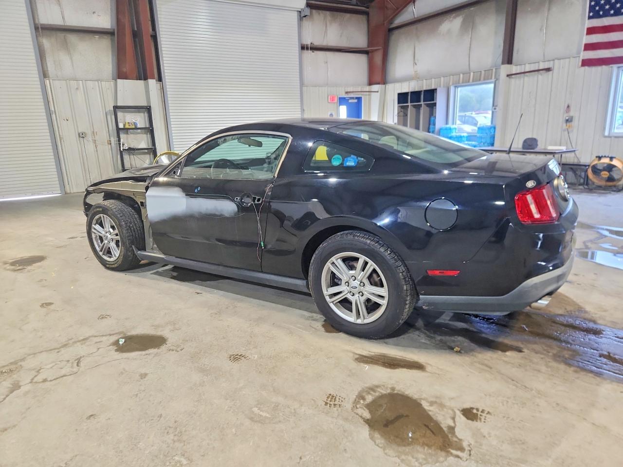 2012 Ford Mustang Черный vin: 1ZVBP8AMXC5250273
