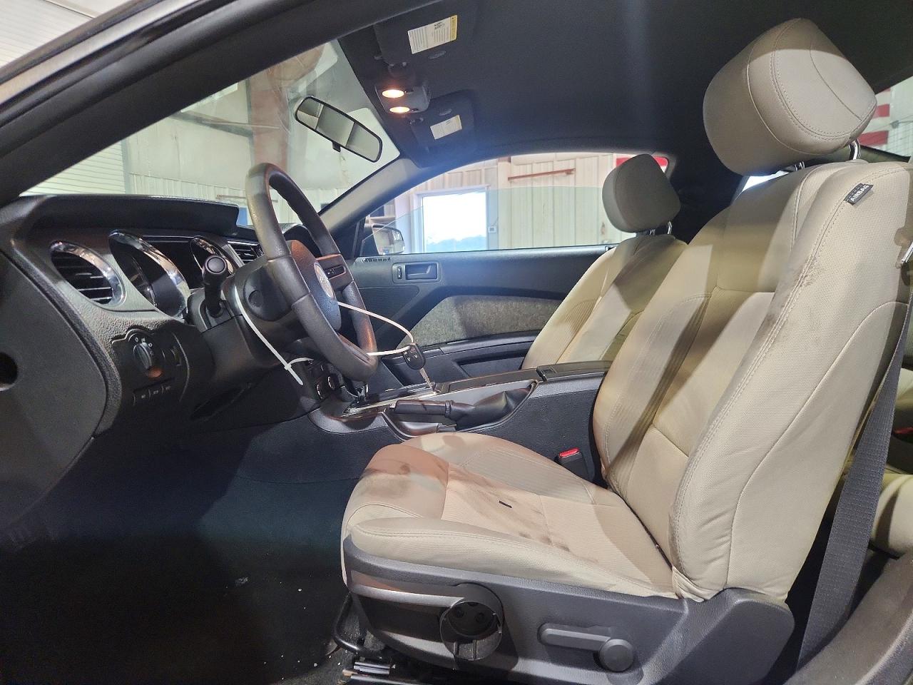 2012 Ford Mustang Черный vin: 1ZVBP8AMXC5250273