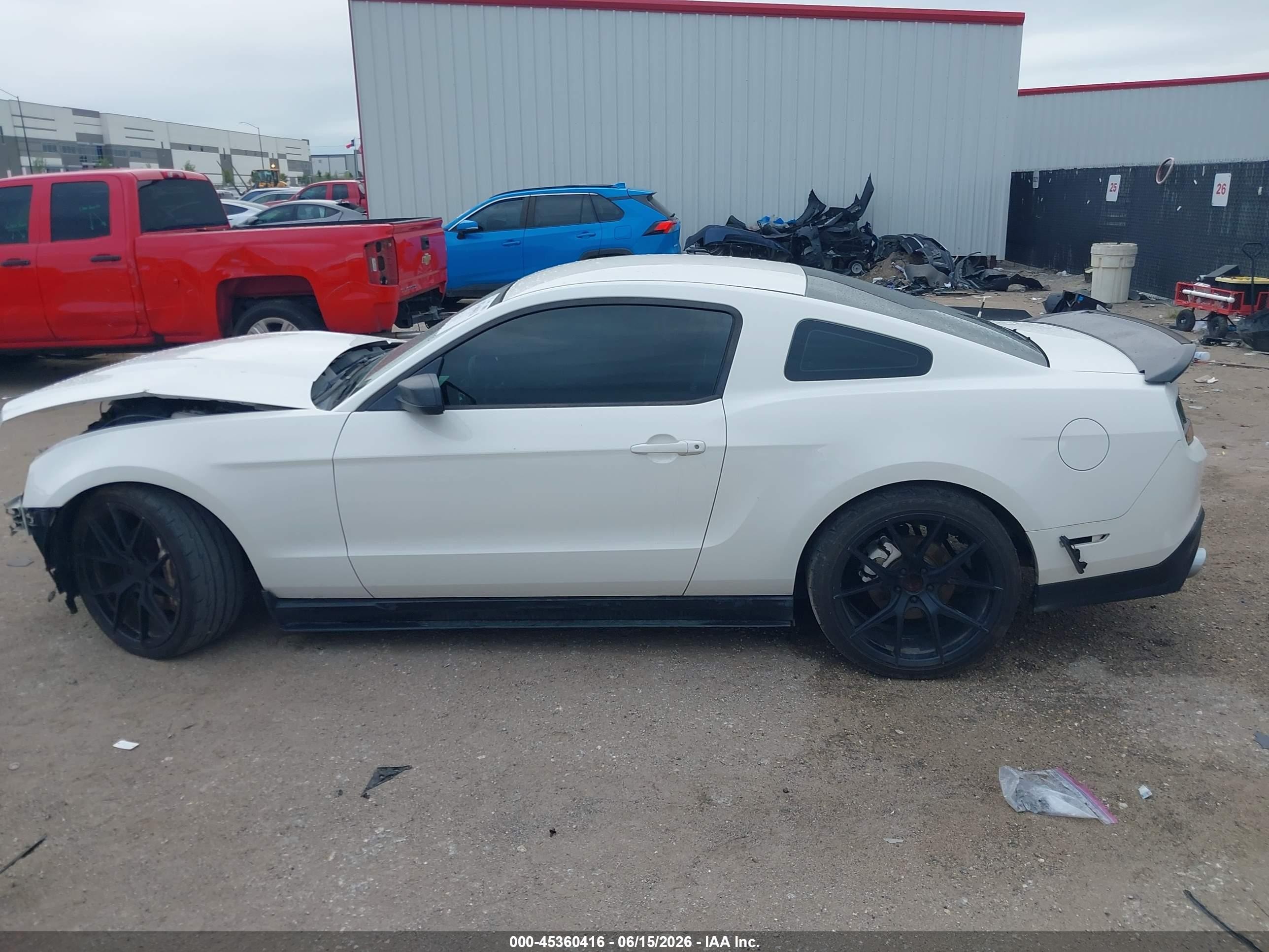 2012 Ford Mustang V6 White vin: 1ZVBP8AMXC5252699