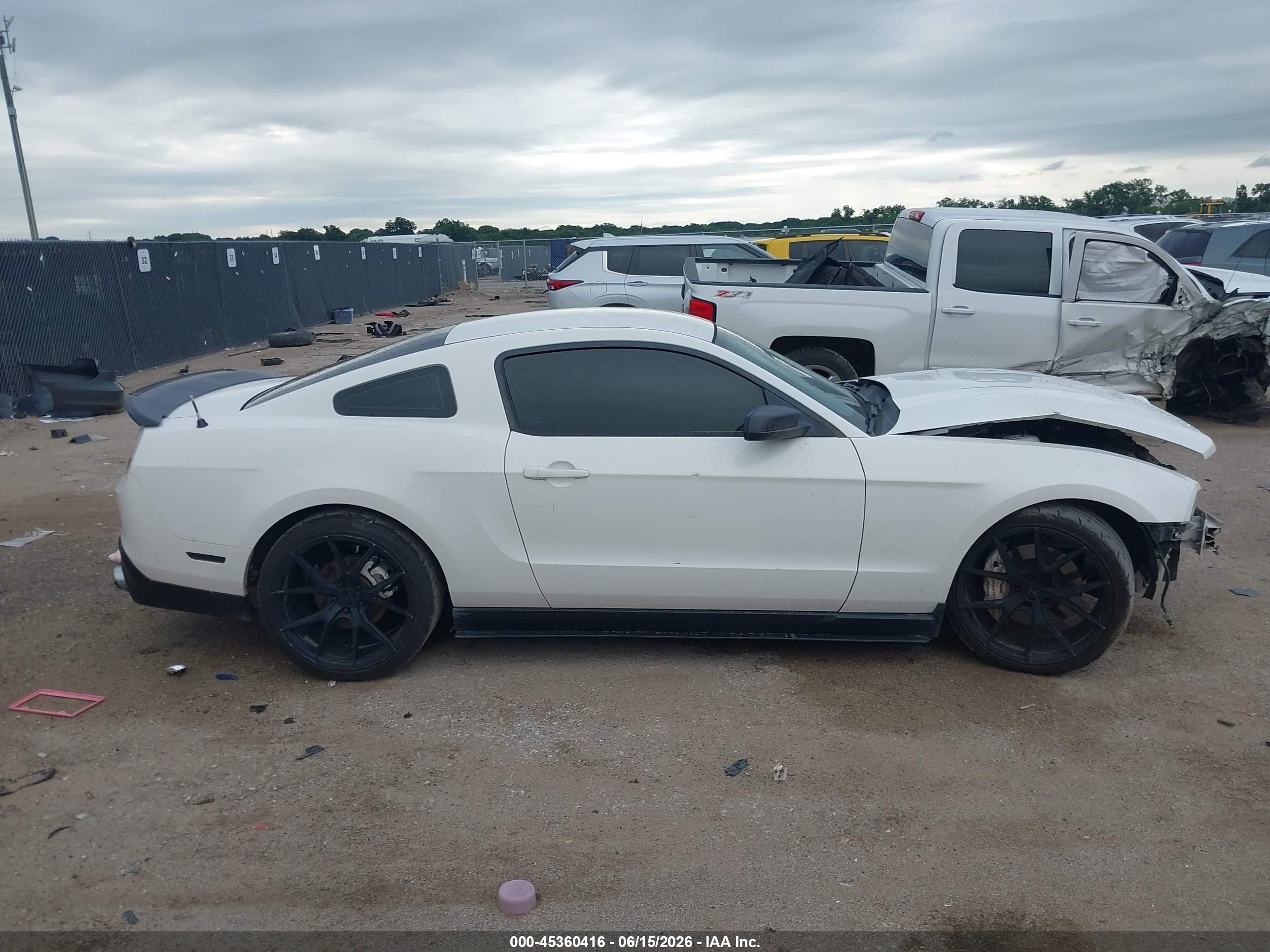 2012 Ford Mustang V6 White vin: 1ZVBP8AMXC5252699