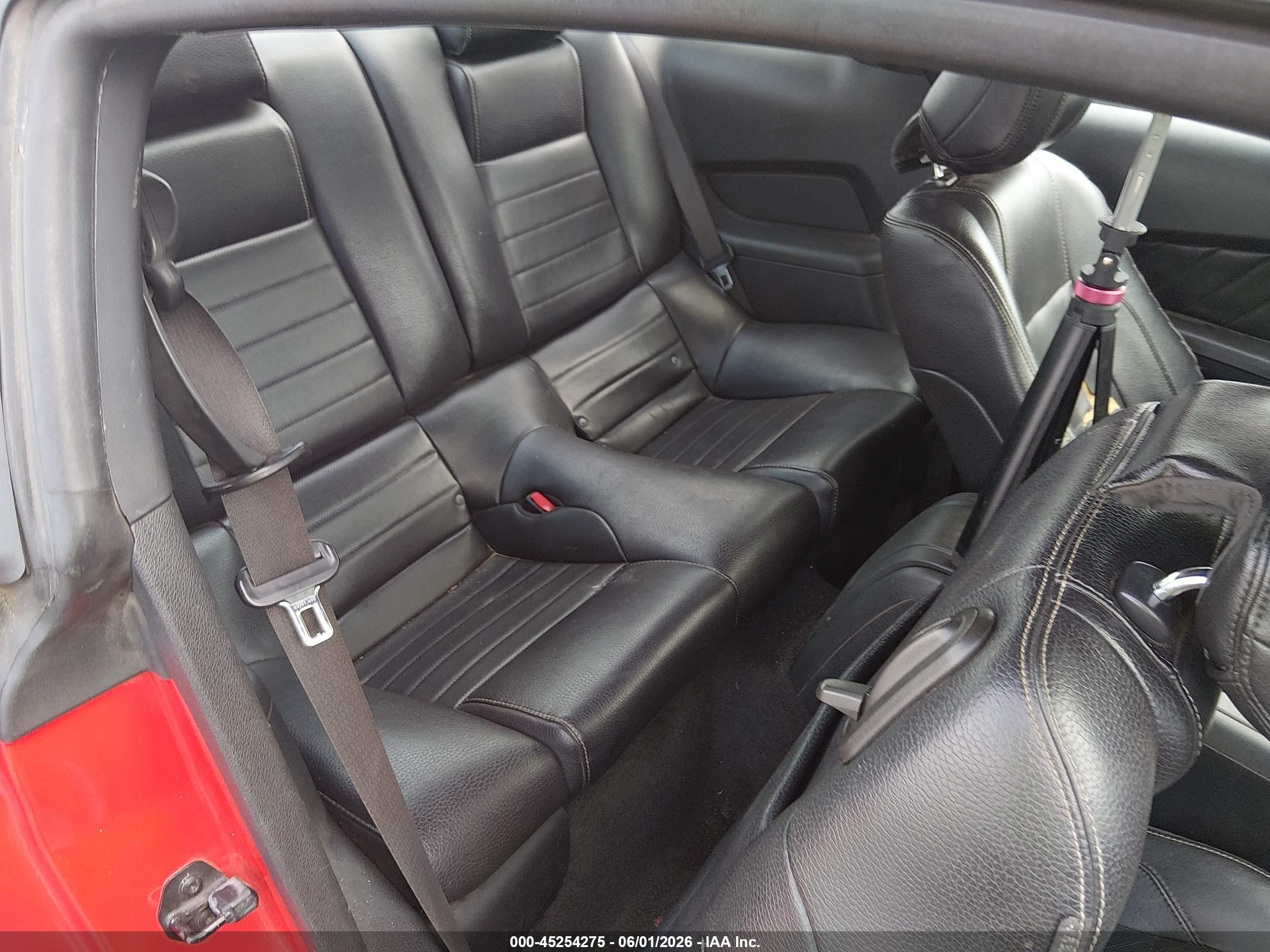 2012 Ford Mustang V6 Premium Красный vin: 1ZVBP8AMXC5255019