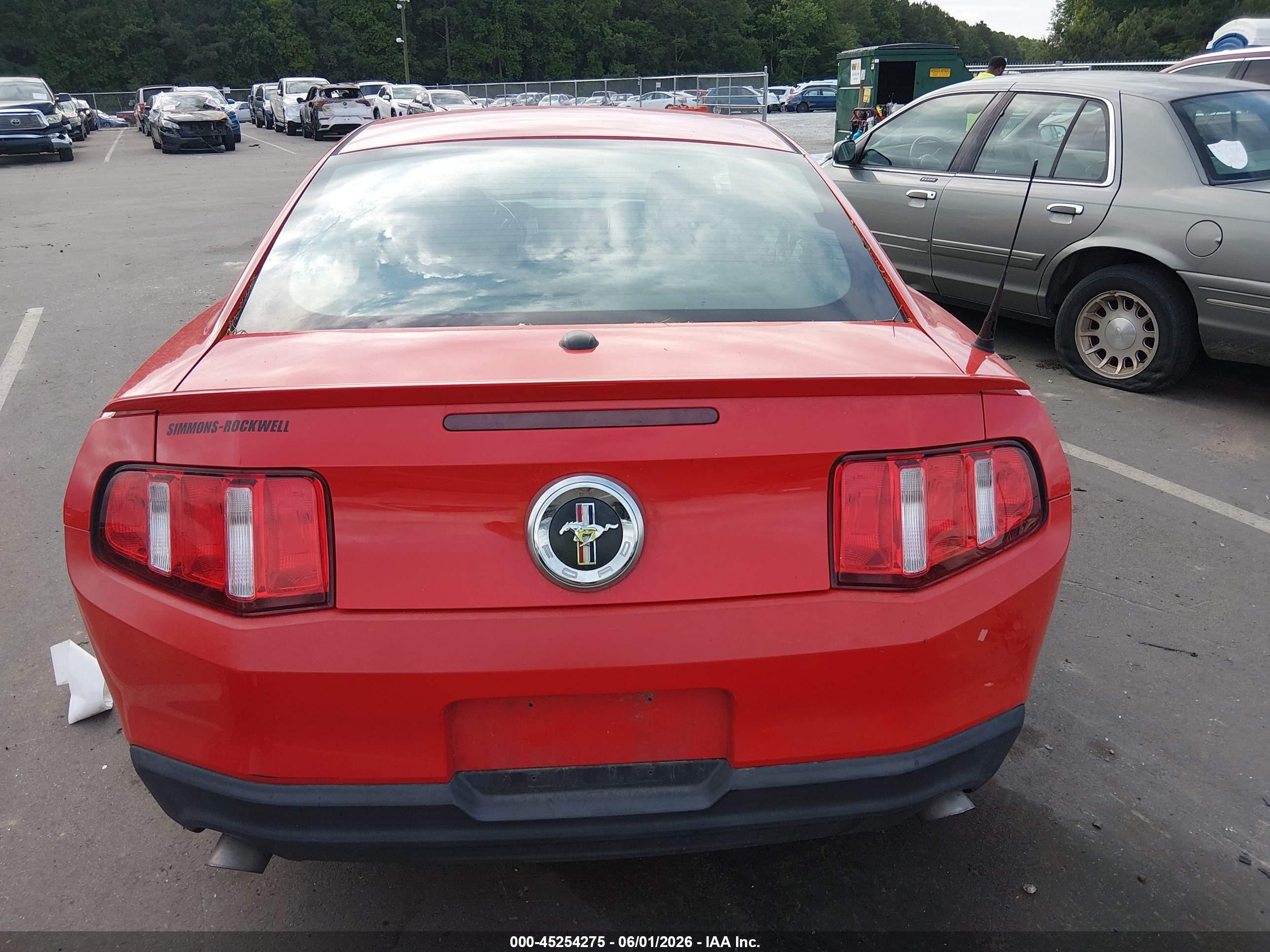 2012 Ford Mustang V6 Premium Красный vin: 1ZVBP8AMXC5255019